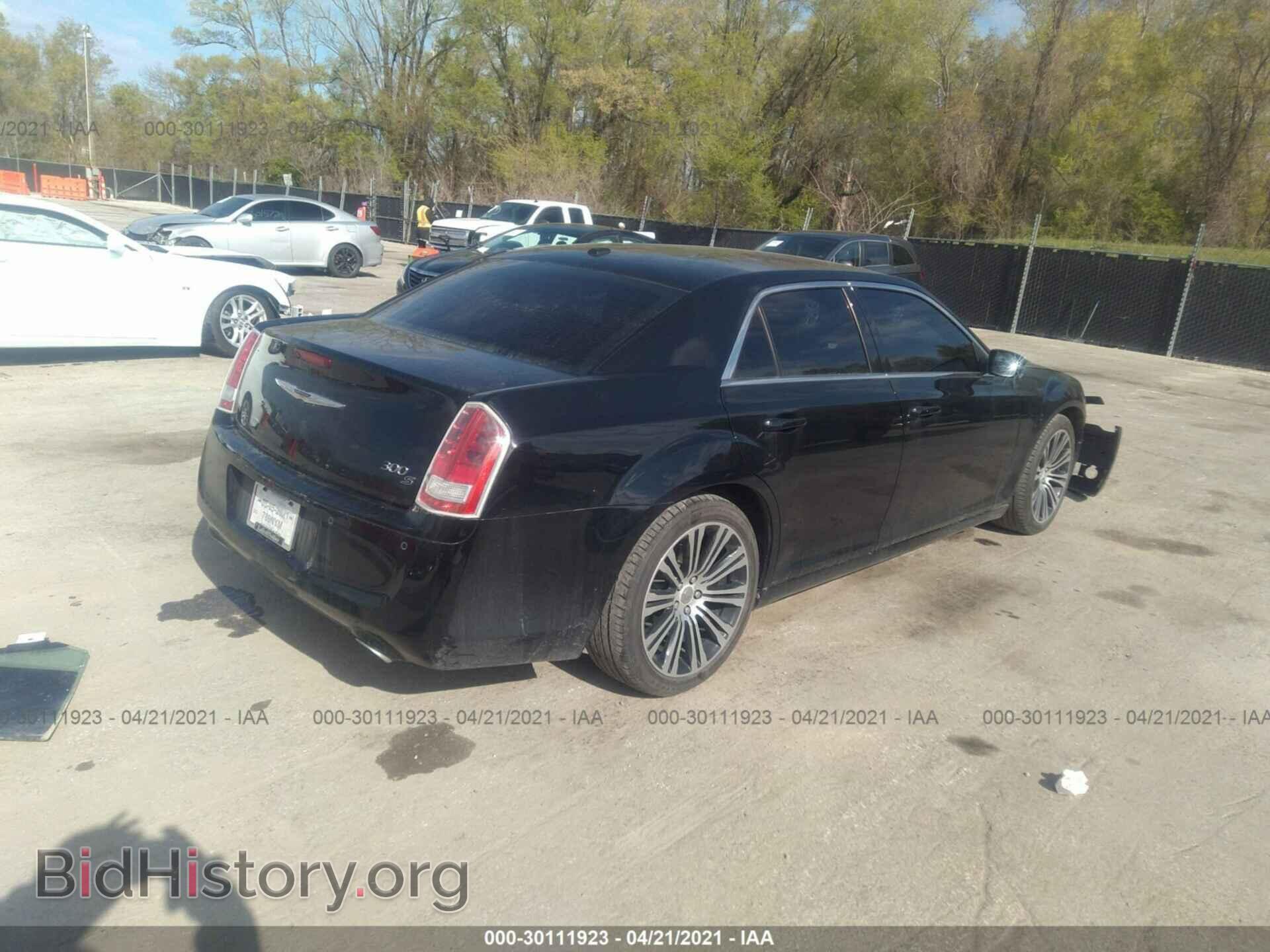 2013 CHRYSLER 300 - VIN: 2C3CCABG8DH732208 - Фото 4
