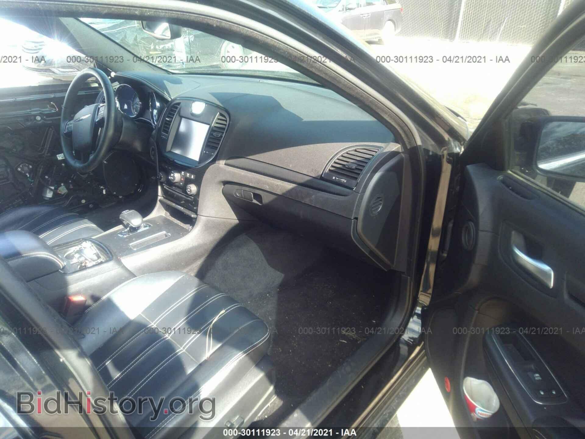 2013 CHRYSLER 300 - VIN: 2C3CCABG8DH732208 - Фото 5