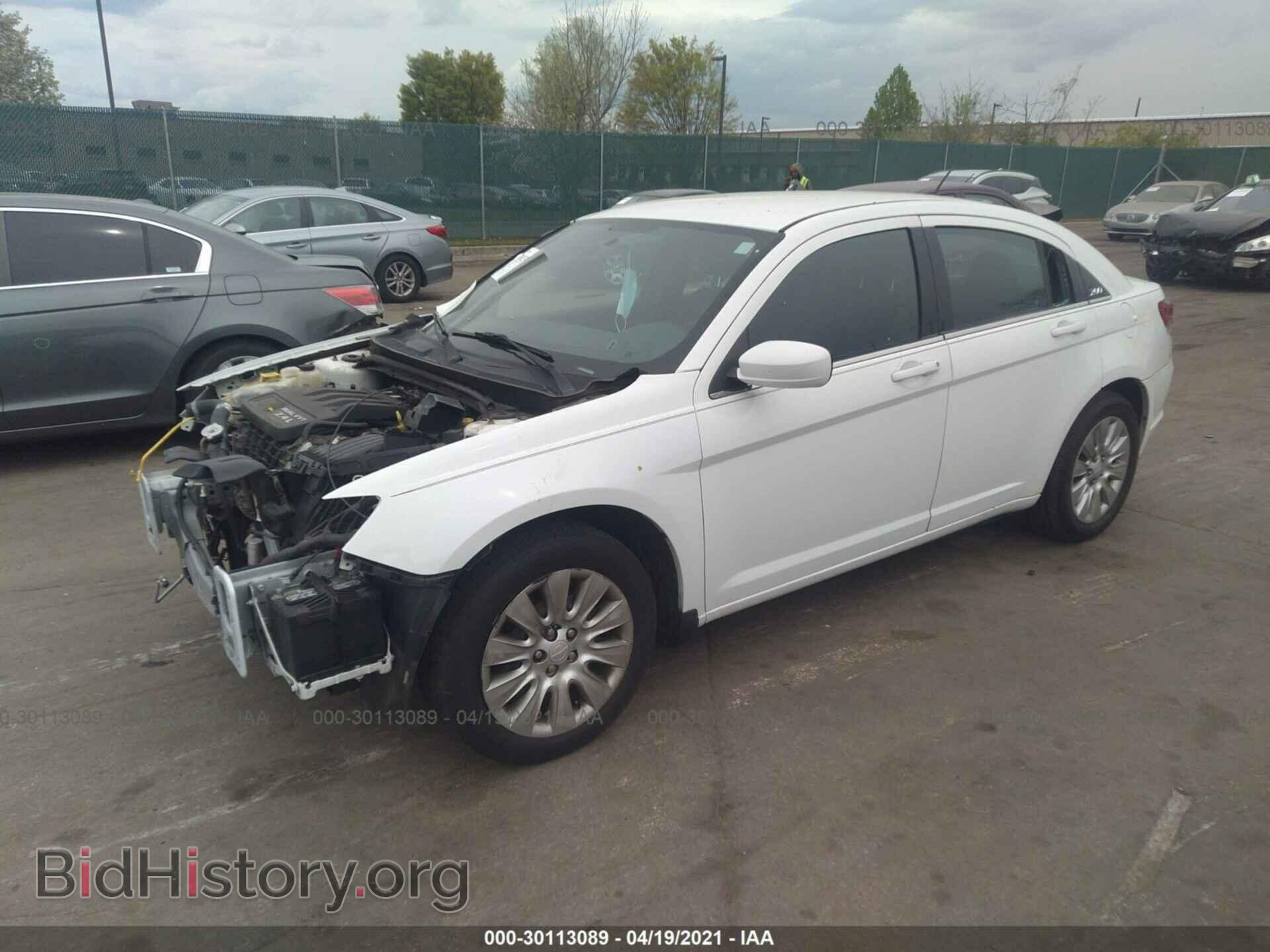 2014 CHRYSLER 200 - VIN: 1C3CCBAB0EN231348 - Фото 2