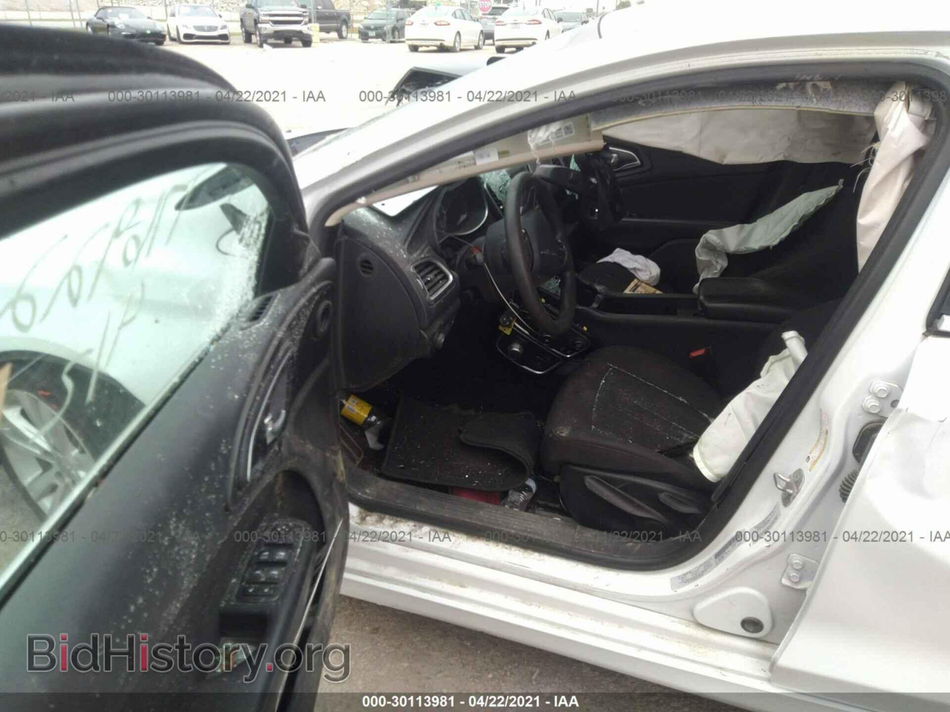 2016 CHRYSLER 200 - VIN: 1C3CCCAB5GN148975 - Фото 5