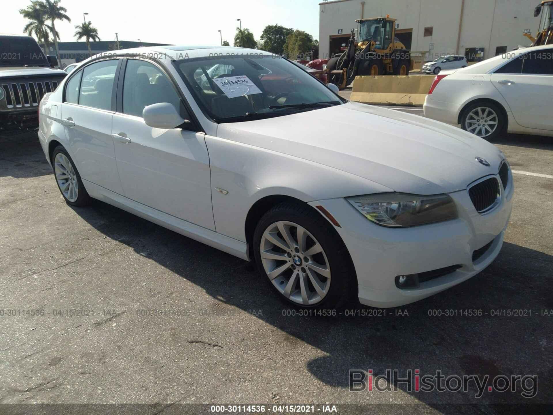 Фотография WBAPH7G57BNM55626 - BMW 3 SERIES 2011