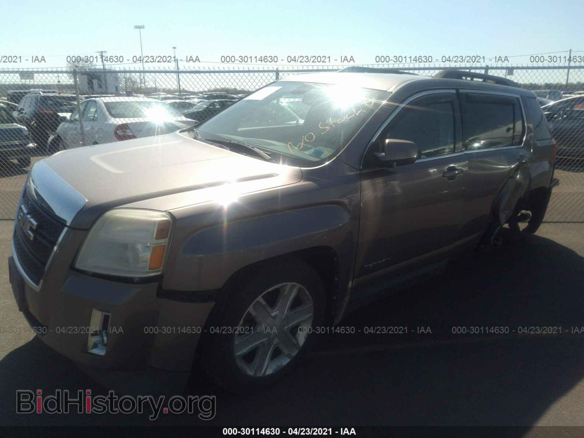 2011 GMC TERRAIN - VIN: 2CTFLTE50B6371939 - Photo 2