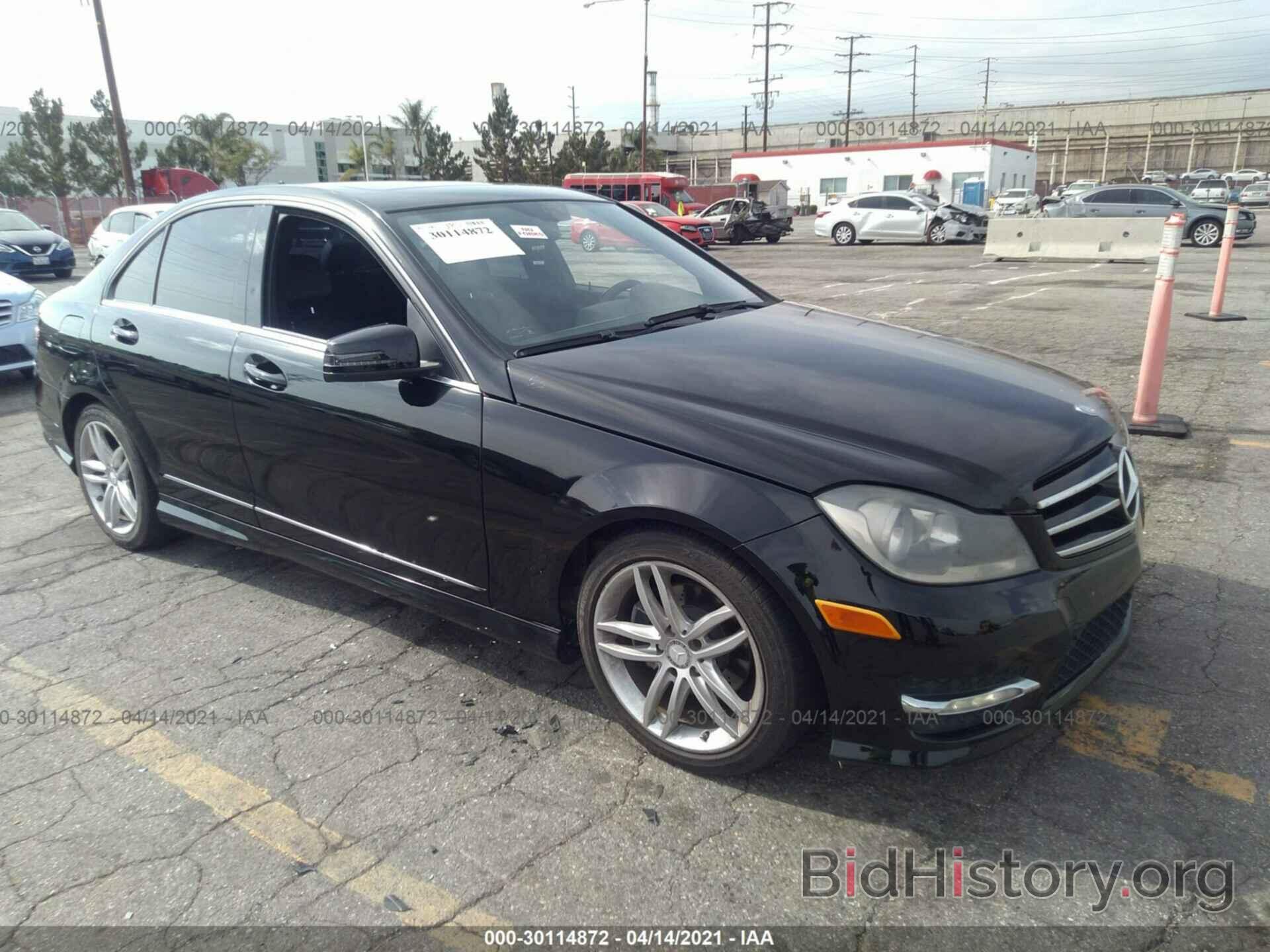 Photo WDDGF4HB6CR237138 - MERCEDES-BENZ C-CLASS 2012