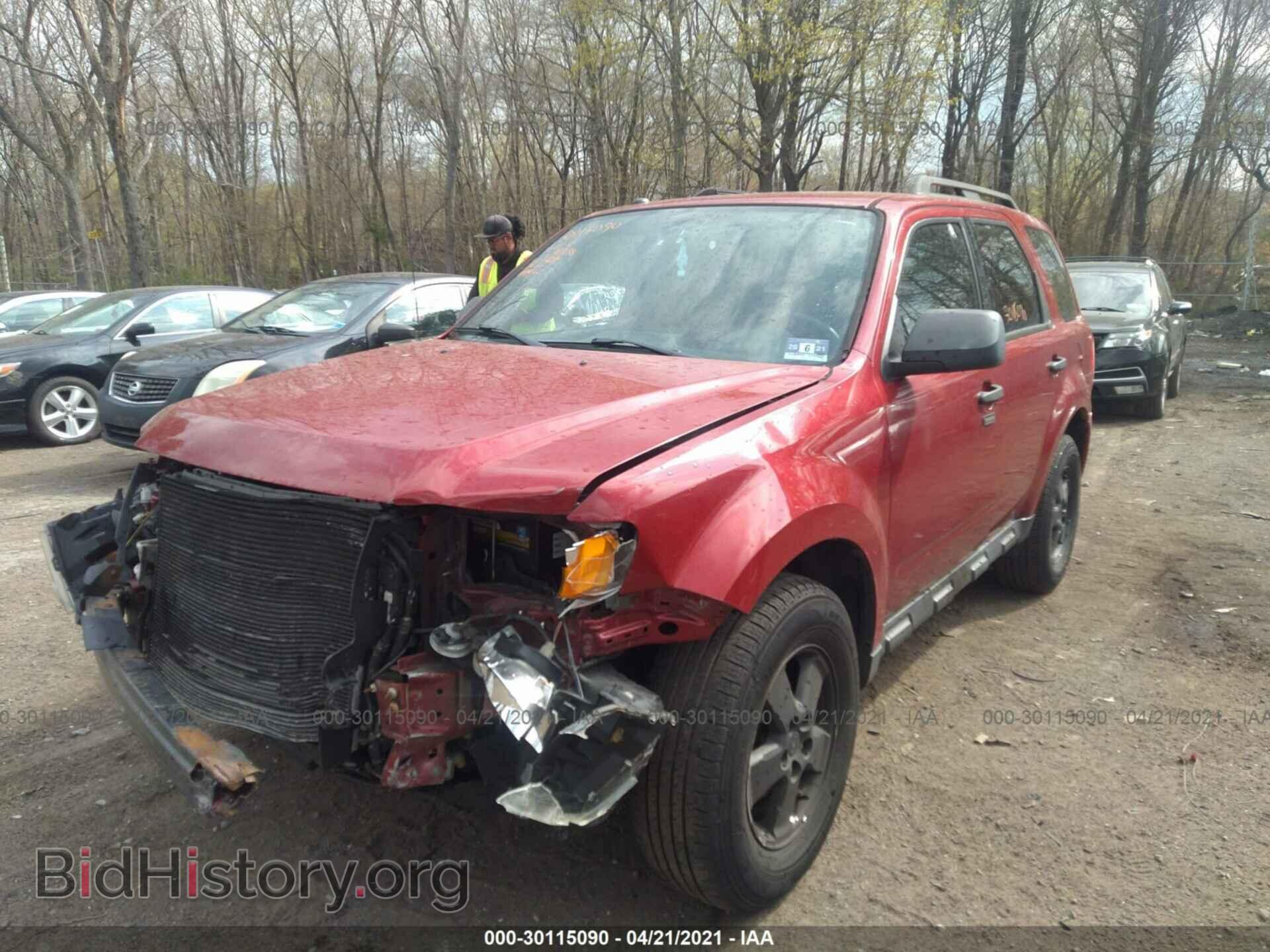 2011 FORD ESCAPE - VIN: 1FMCU9D76BKA03226 - Фото 2
