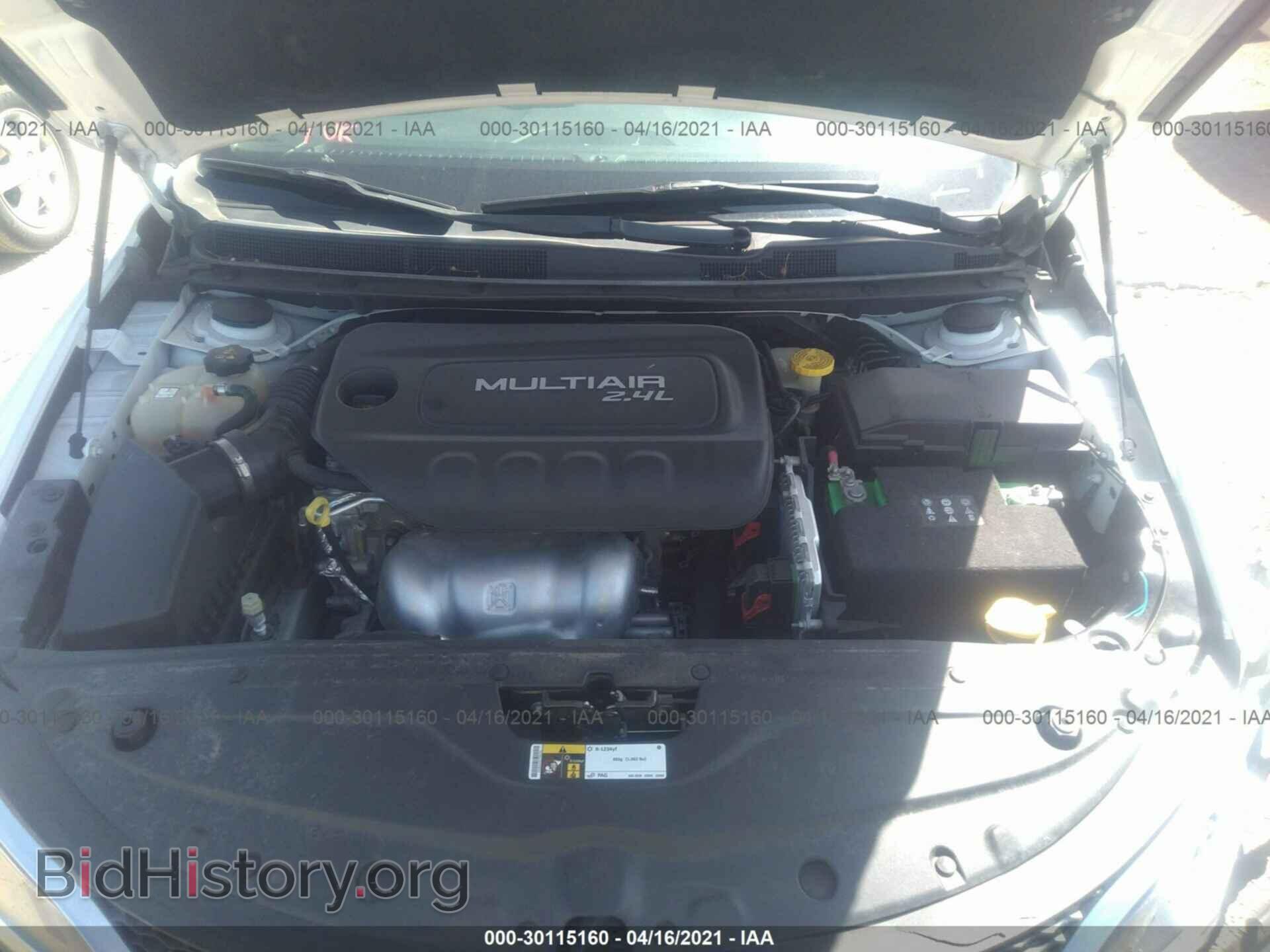 2016 CHRYSLER 200 - VIN: 1C3CCCAB7GN133698 - Фото 10