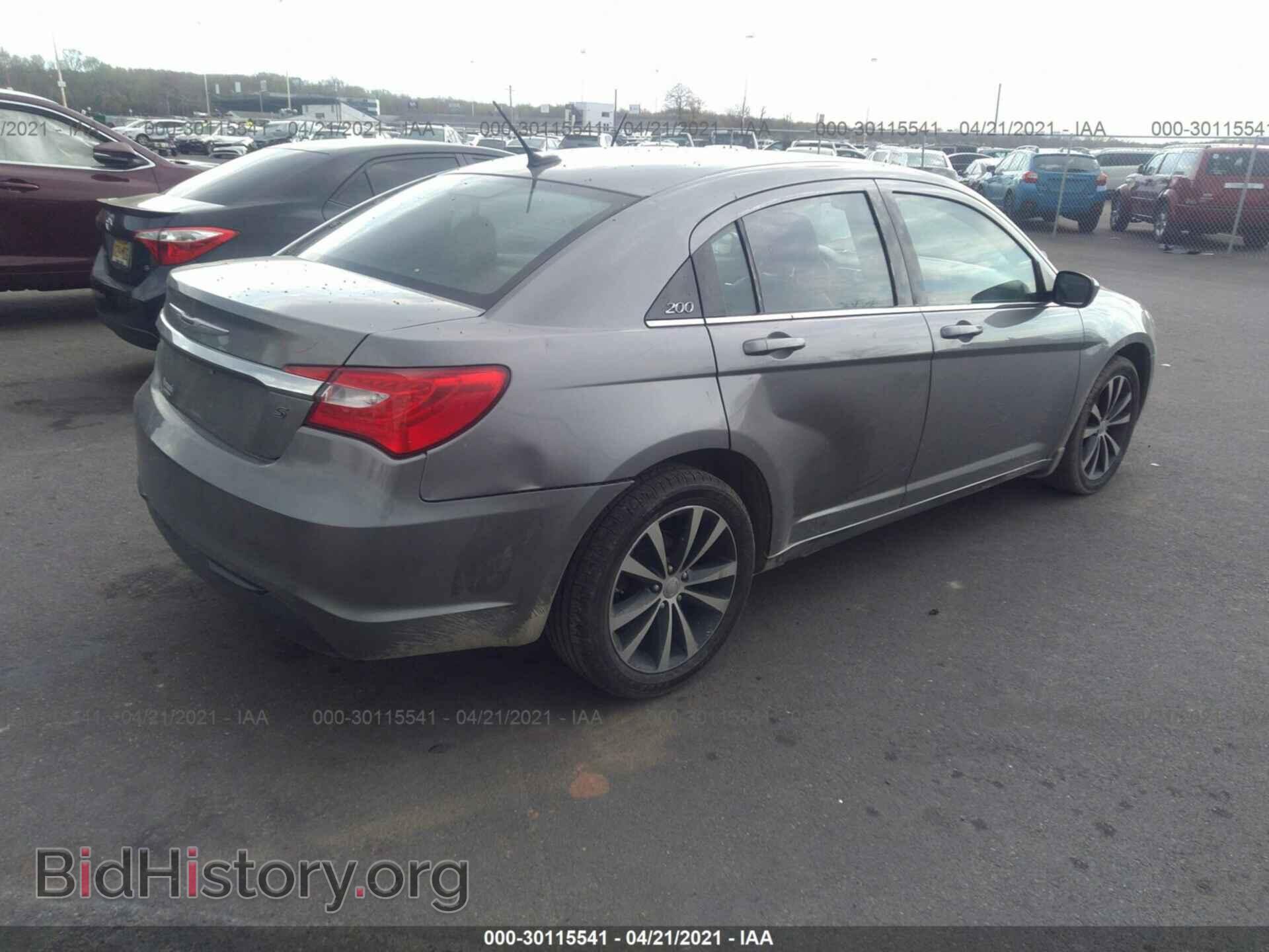 2011 CHRYSLER 200 - VIN: 1C3BC8FG5BN601174 - Фото 4