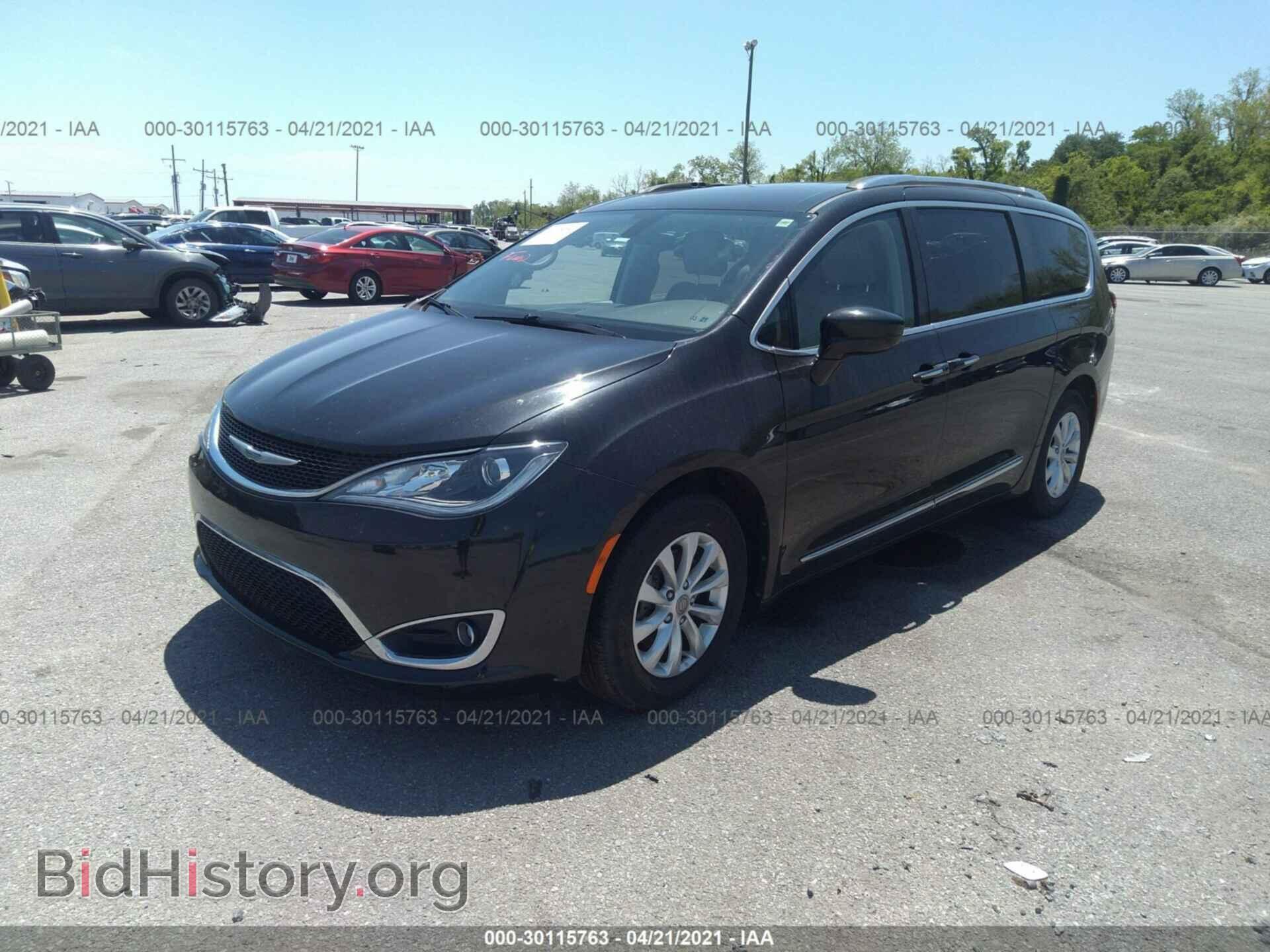 2018 CHRYSLER PACIFICA - VIN: 2C4RC1BG9JR141977 - Фото 2