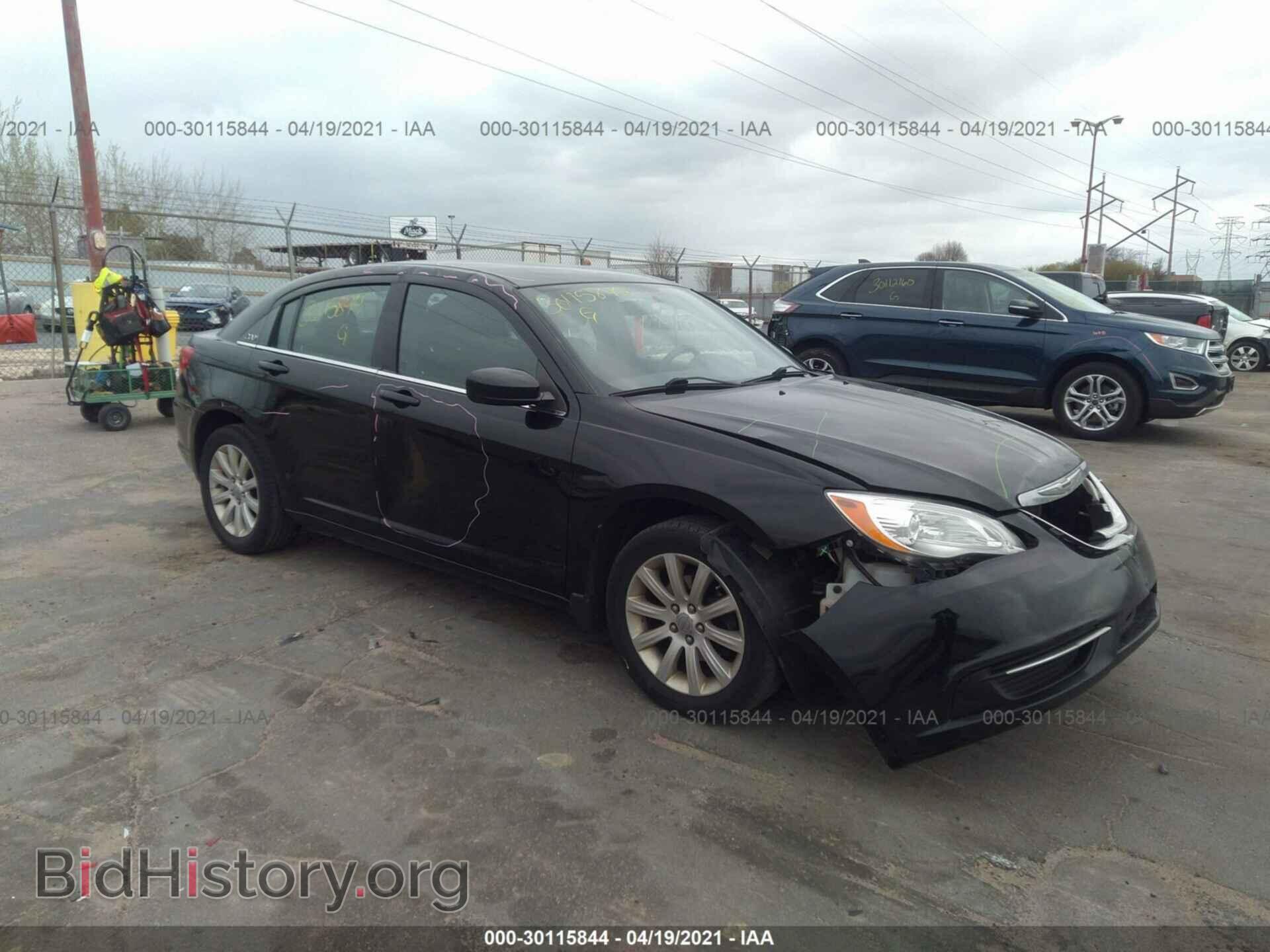 Photo 1C3BC1FB5BN555034 - CHRYSLER 200 2011