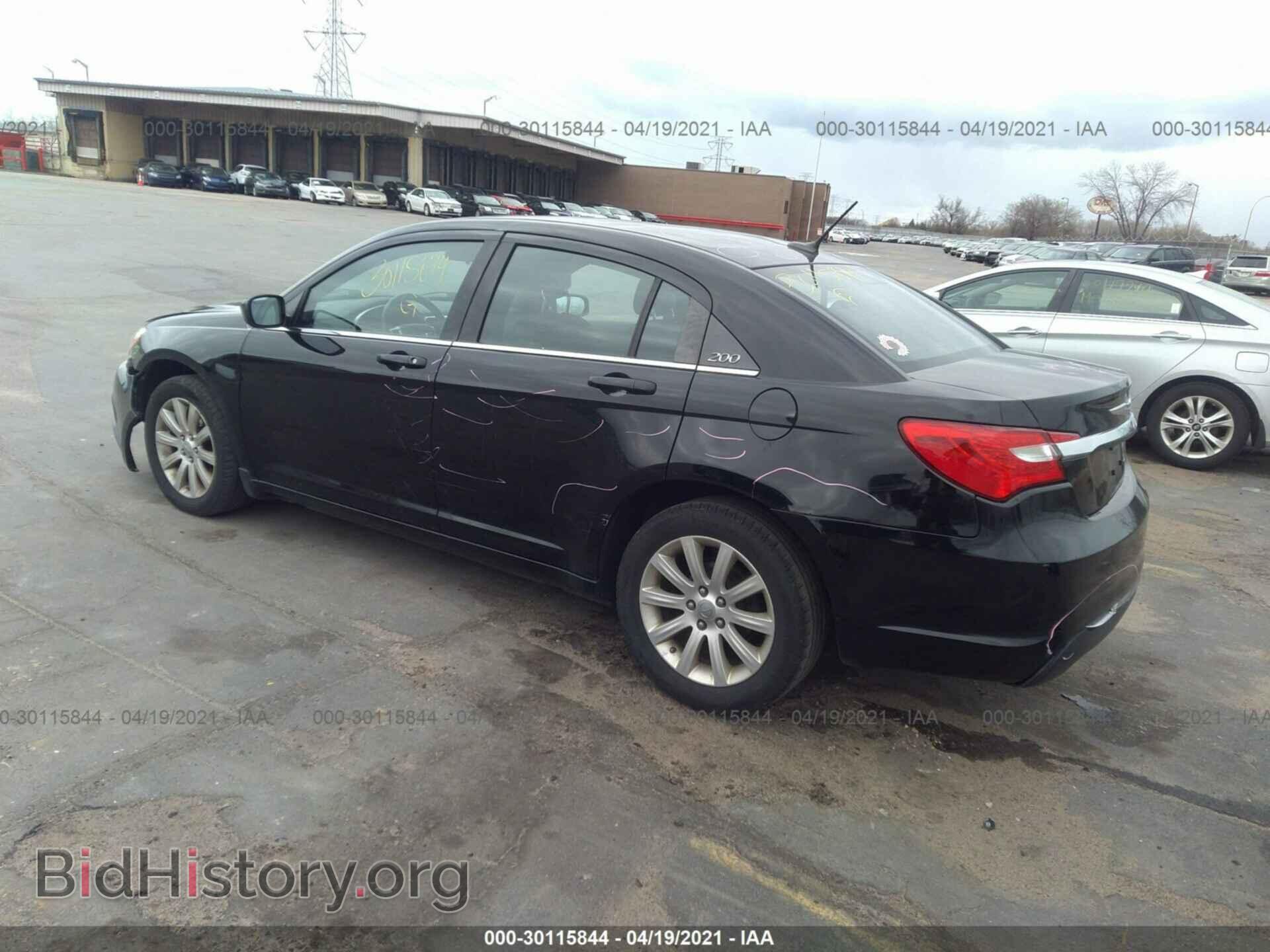 2011 CHRYSLER 200 - VIN: 1C3BC1FB5BN555034 - Photo 3