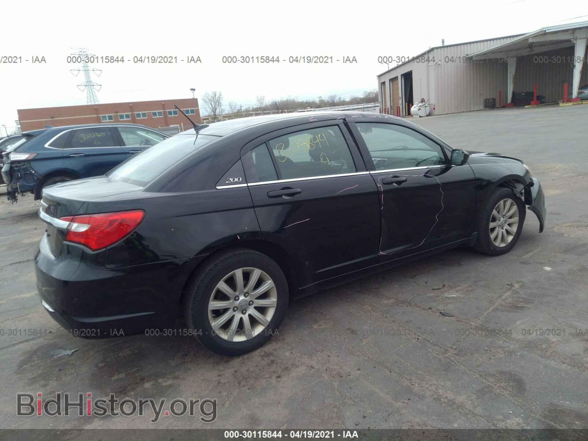 2011 CHRYSLER 200 - VIN: 1C3BC1FB5BN555034 - Photo 4