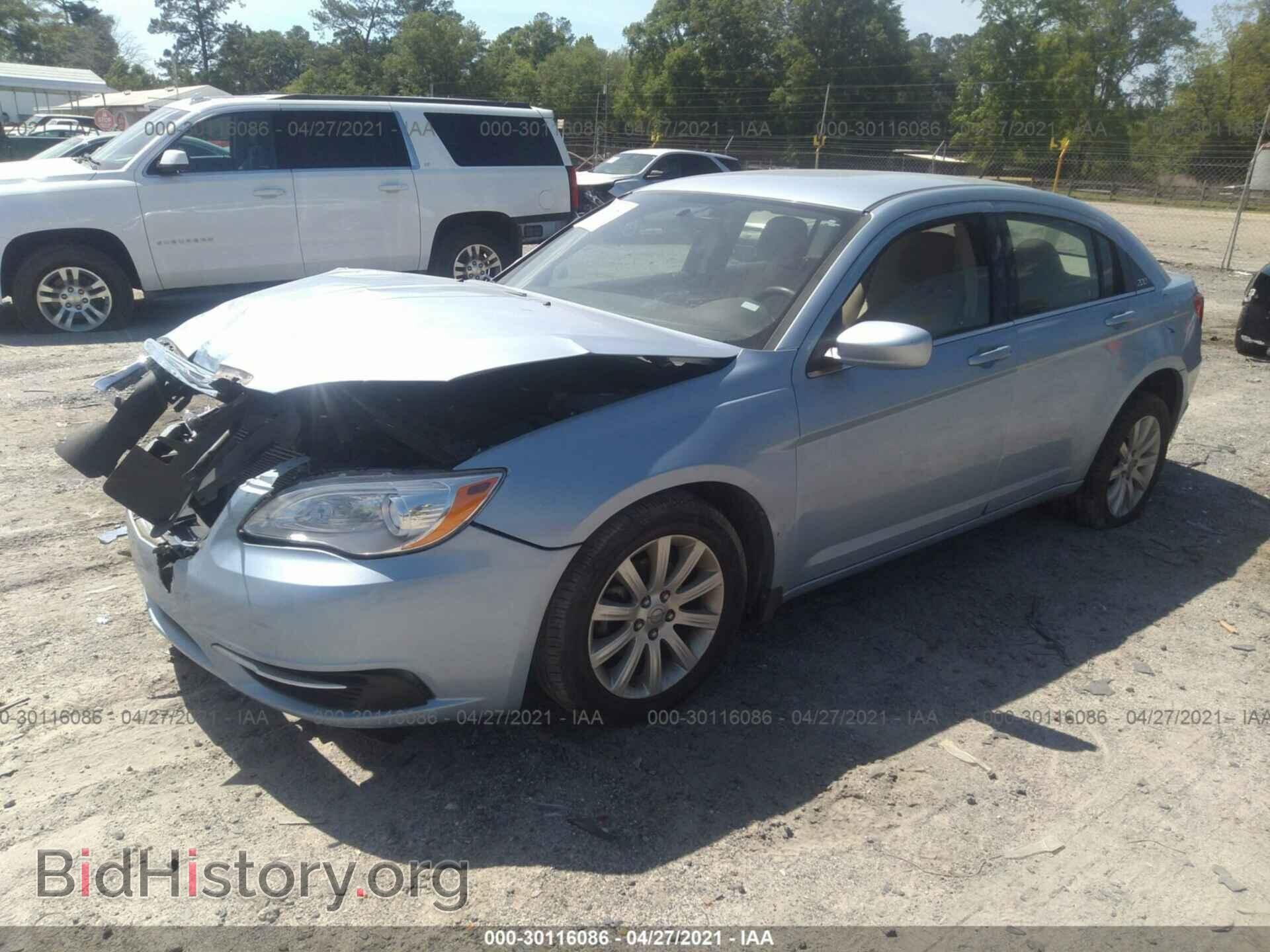 2013 CHRYSLER 200 - VIN: 1C3CCBBB7DN727194 - Фото 2