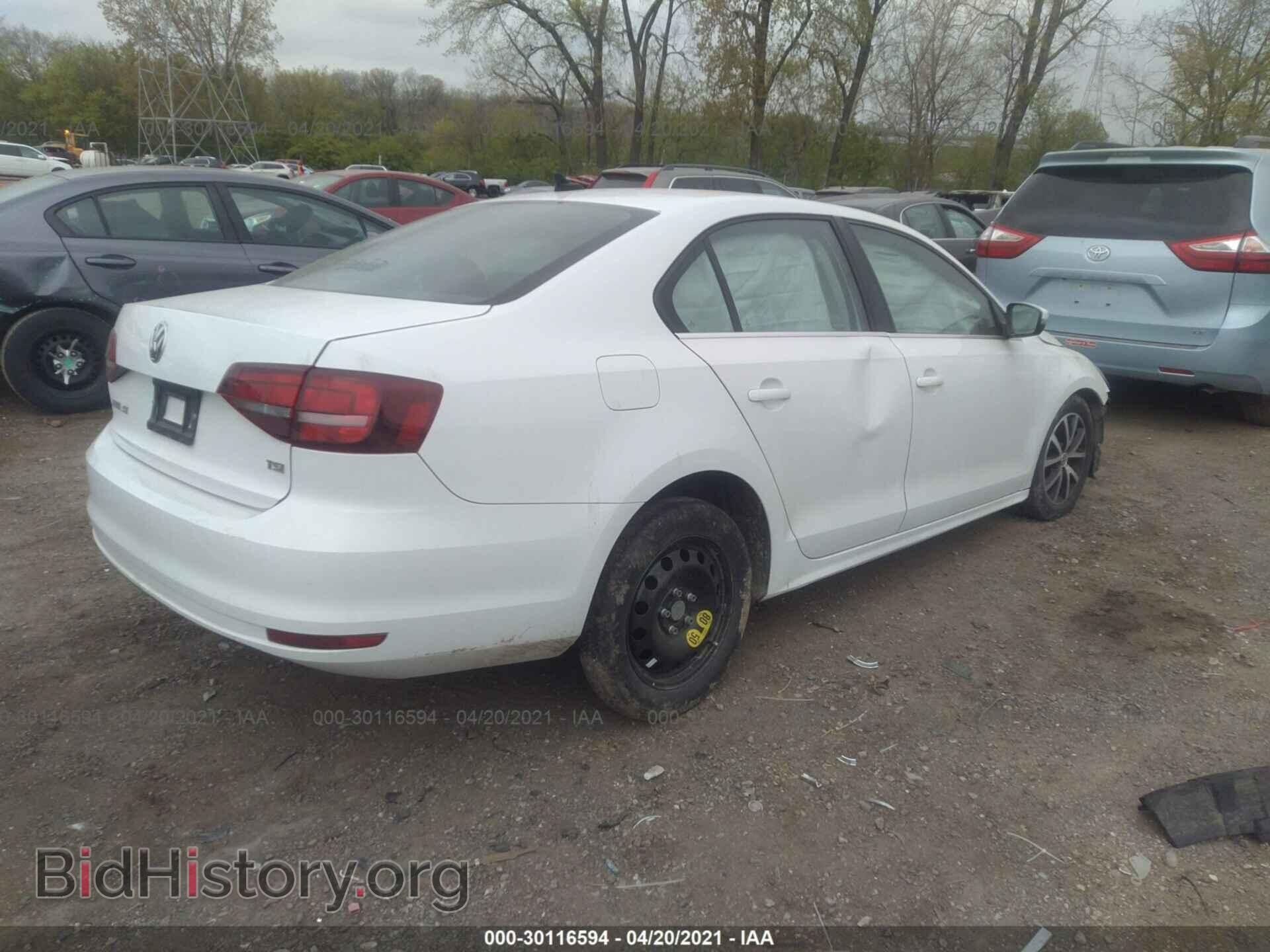 2017 VOLKSWAGEN JETTA - VIN: 3VWDB7AJ0HM403364 - Фото 4