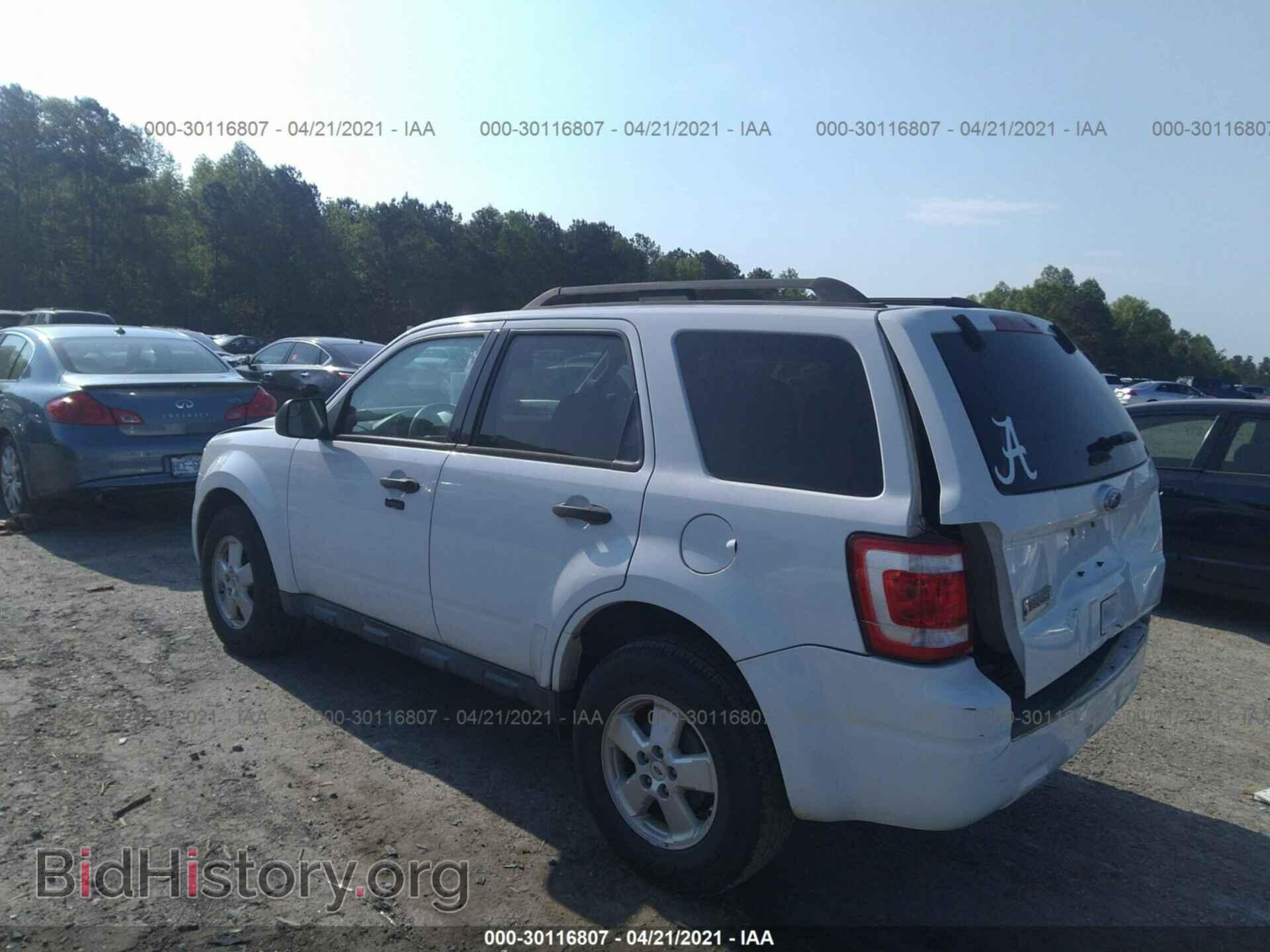 2011 FORD ESCAPE - VIN: 1FMCU0D79BKB36591 - Фото 3