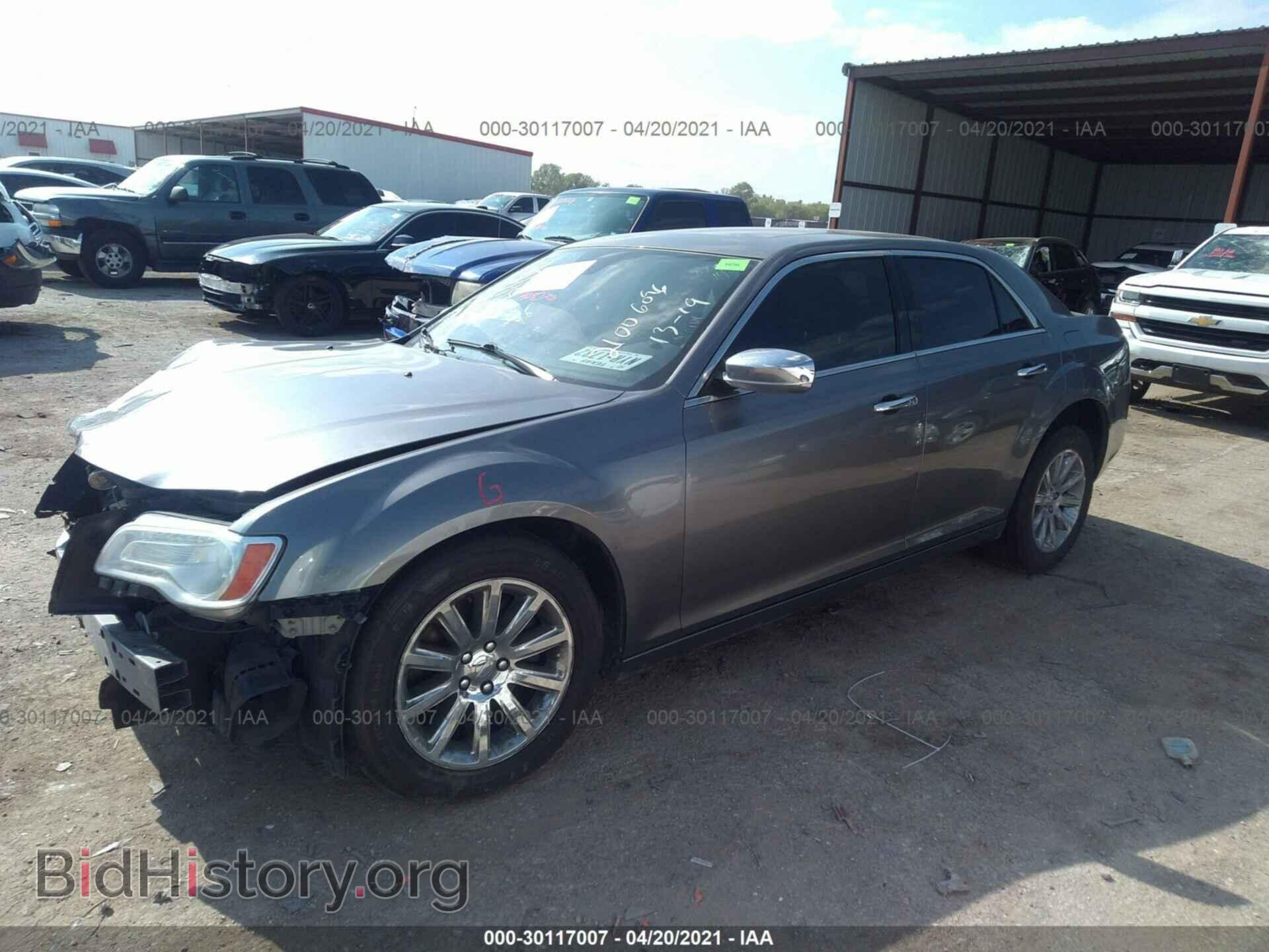 2011 CHRYSLER 300 - VIN: 2C3CA6CT4BH580746 - Фото 2