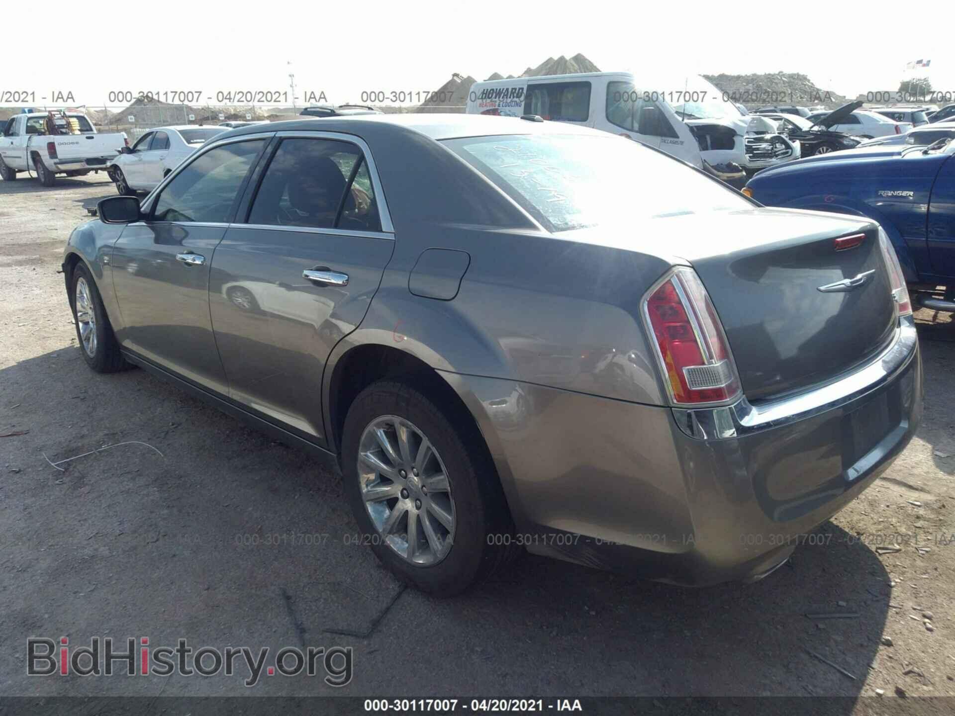 2011 CHRYSLER 300 - VIN: 2C3CA6CT4BH580746 - Фото 3