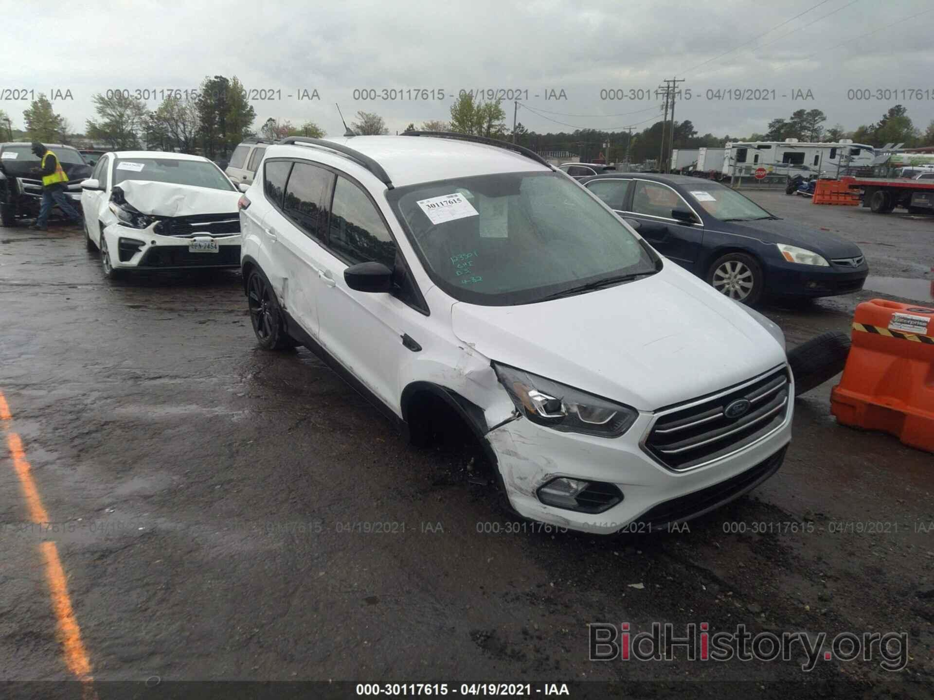 Фотография 1FMCU0GD7KUC05882 - FORD ESCAPE 2019