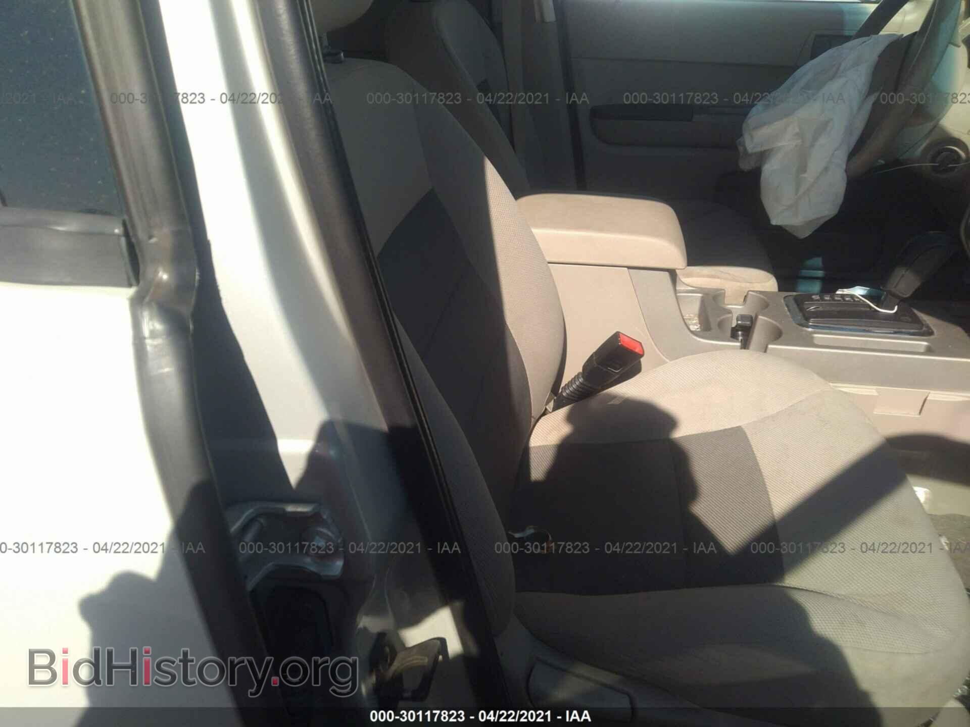 2008 FORD ESCAPE - VIN: 1FMCU03138KB52744 - Фото 5
