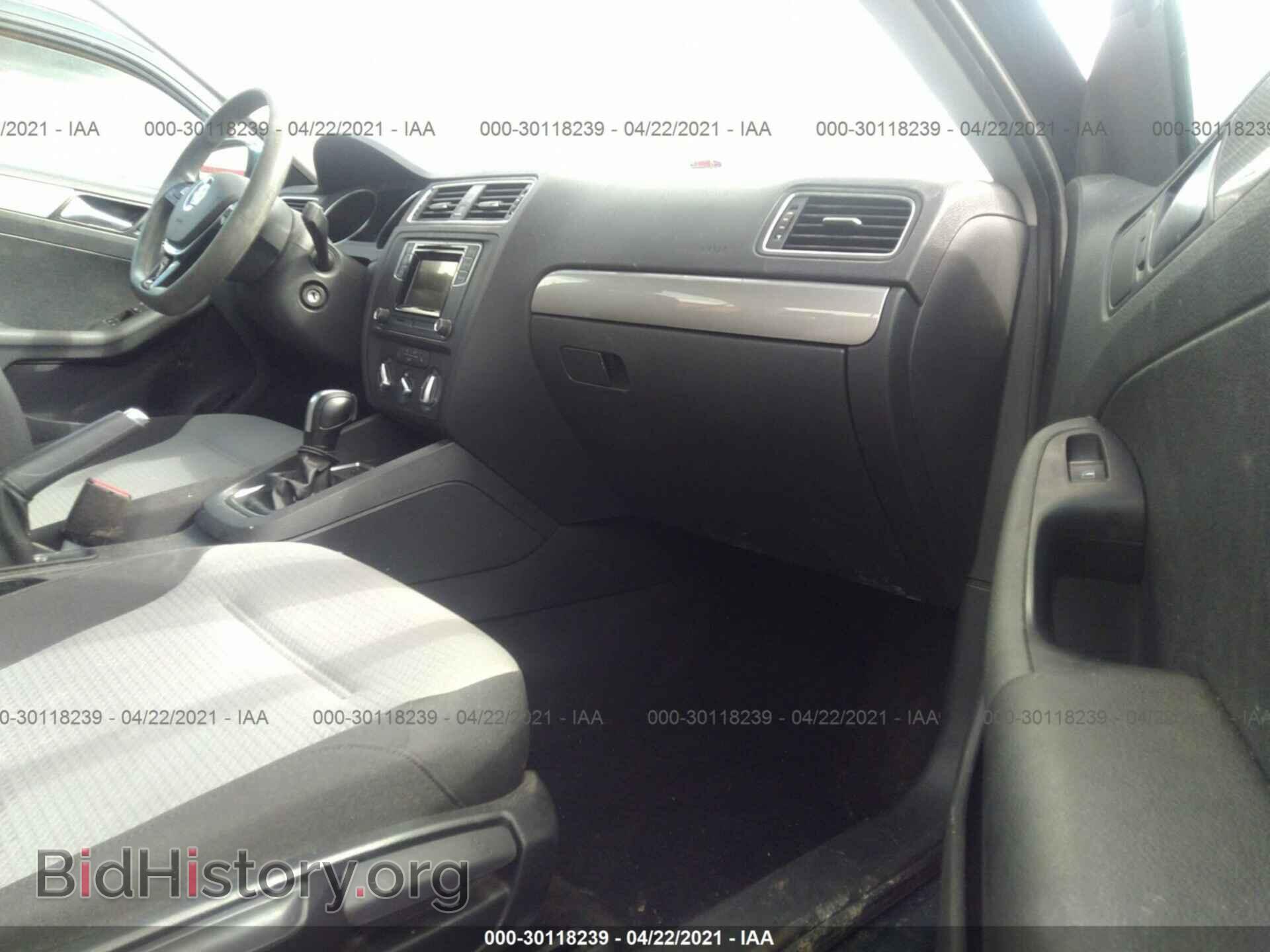 2017 VOLKSWAGEN JETTA - VIN: 3VW2B7AJXHM334965 - Фото 5