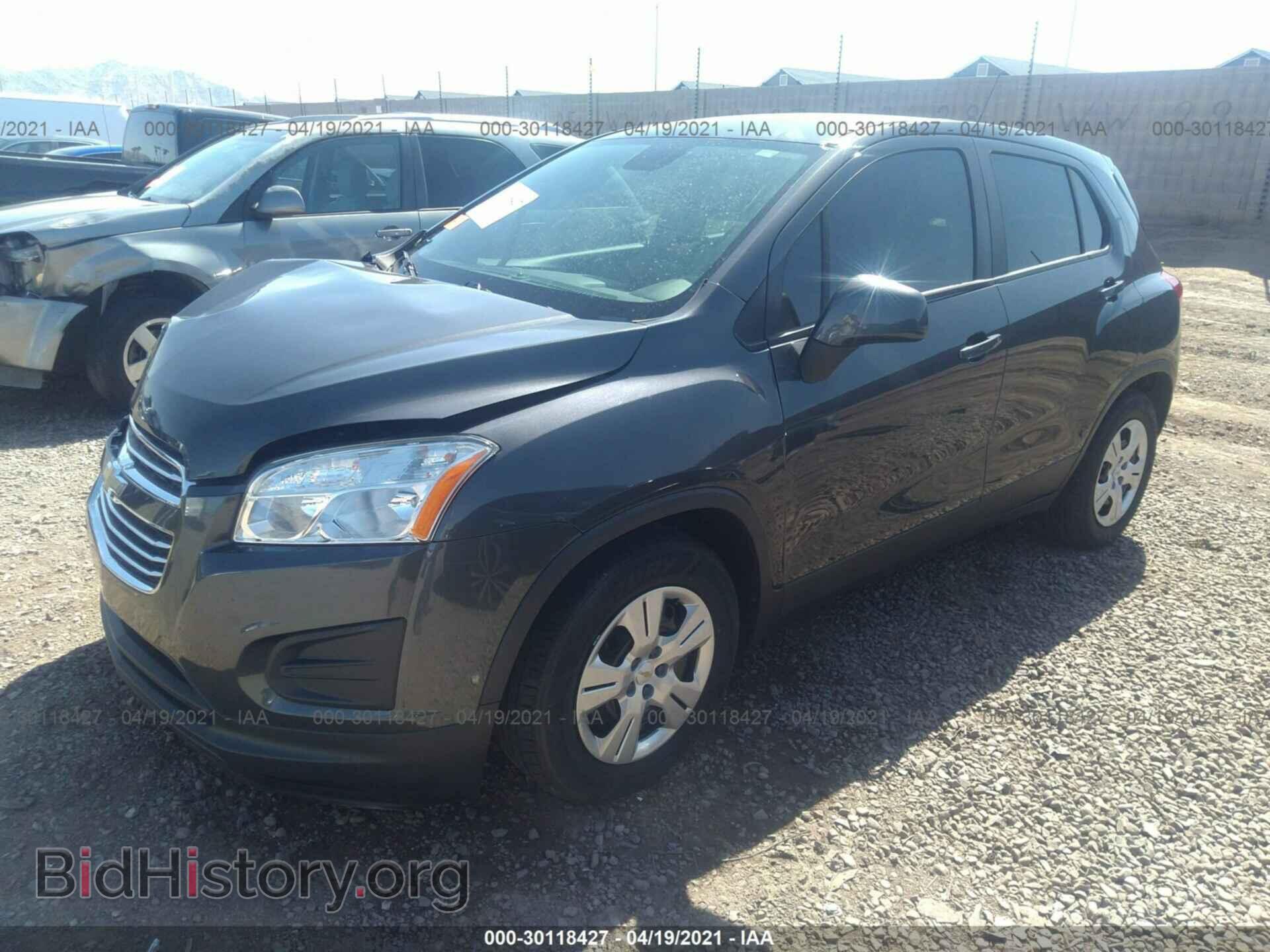 2016 CHEVROLET TRAX - VIN: 3GNCJKSB8GL204585 - Фото 2