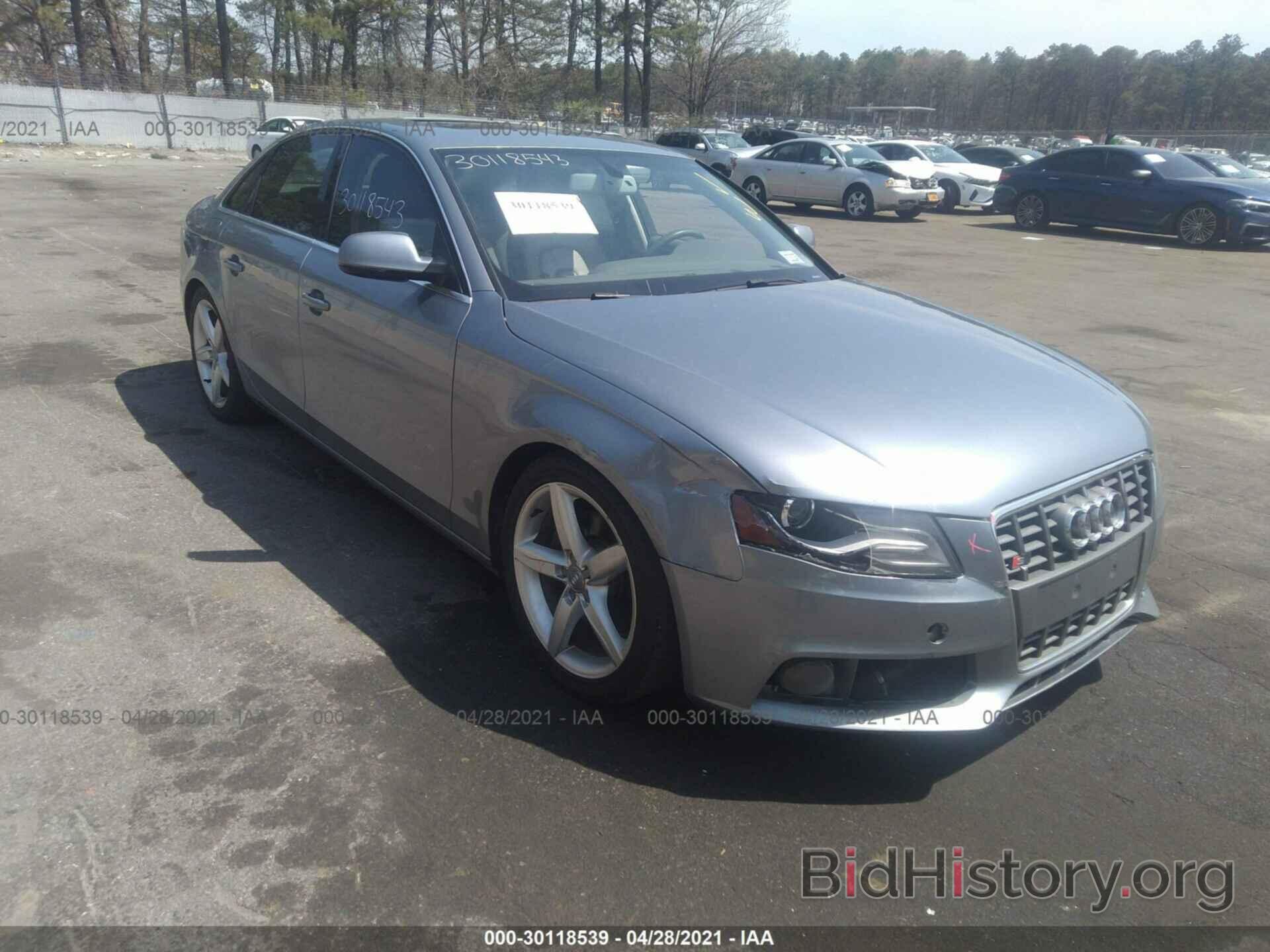 Фотография WAUHFAFL2AA051372 - AUDI A4 2010