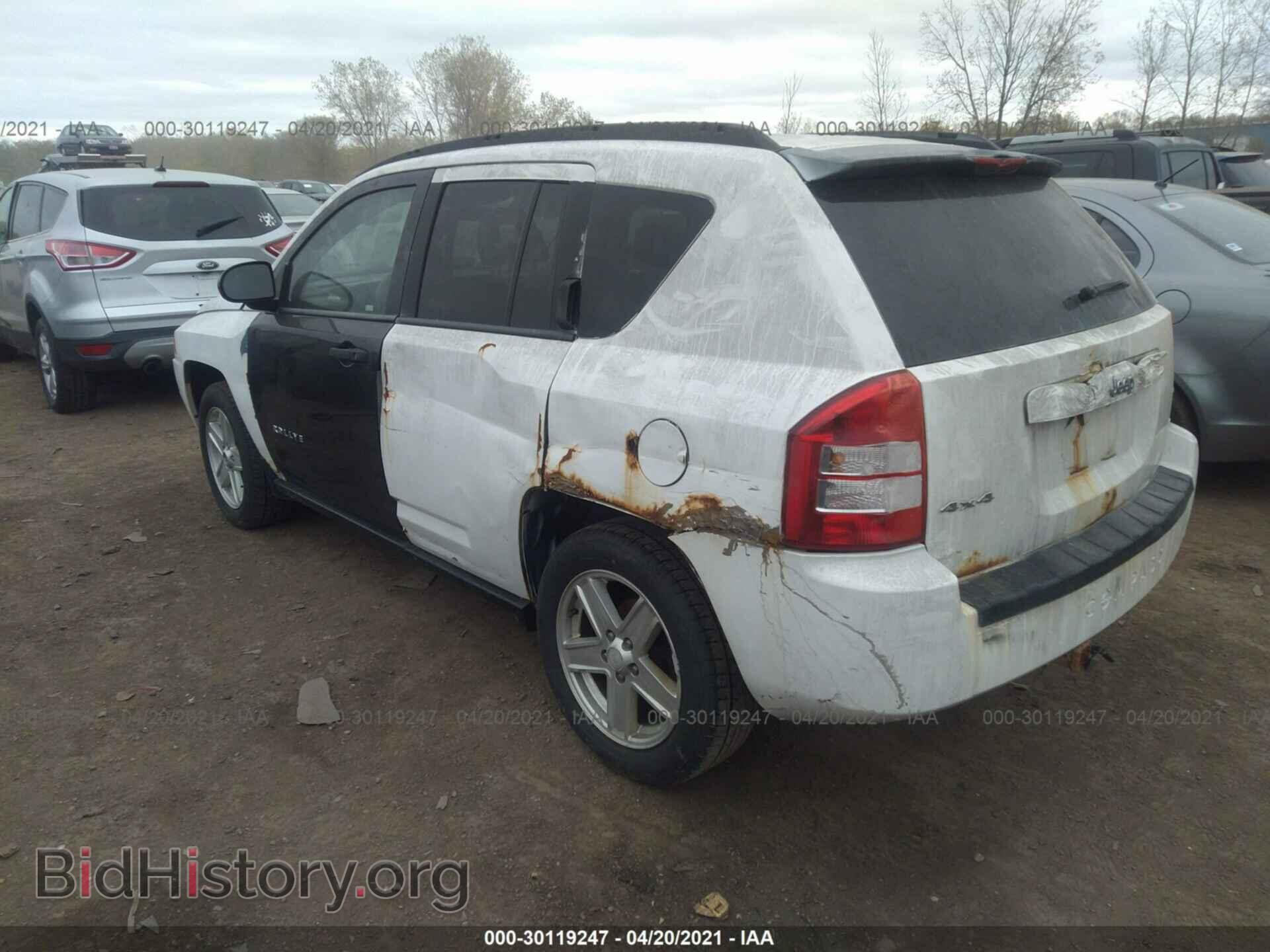 2007 JEEP COMPASS - VIN: 1J8FF47W47D196160 - Фото 3