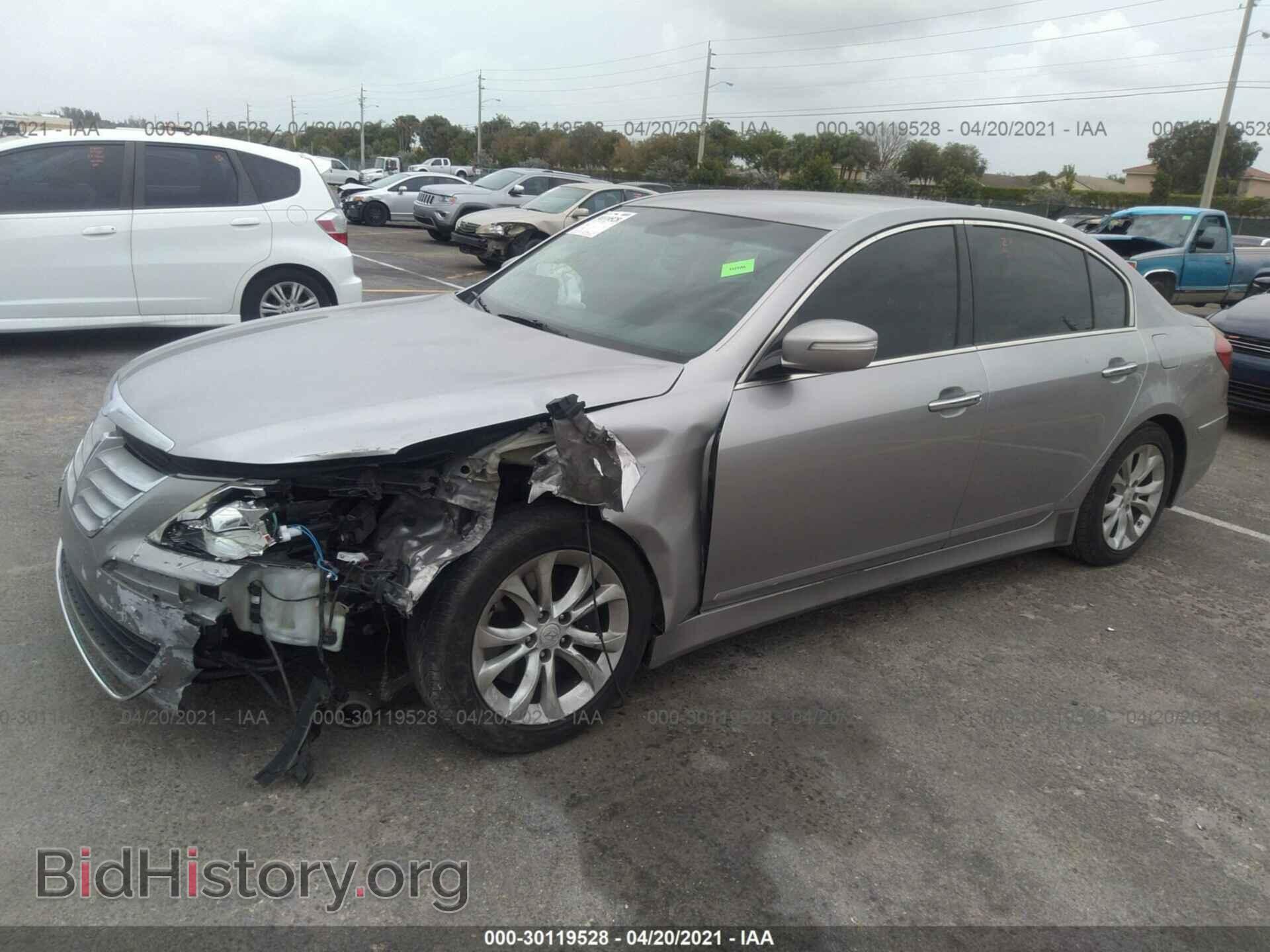 2013 HYUNDAI GENESIS - VIN: KMHGC4DD3DU242558 - Фото 2