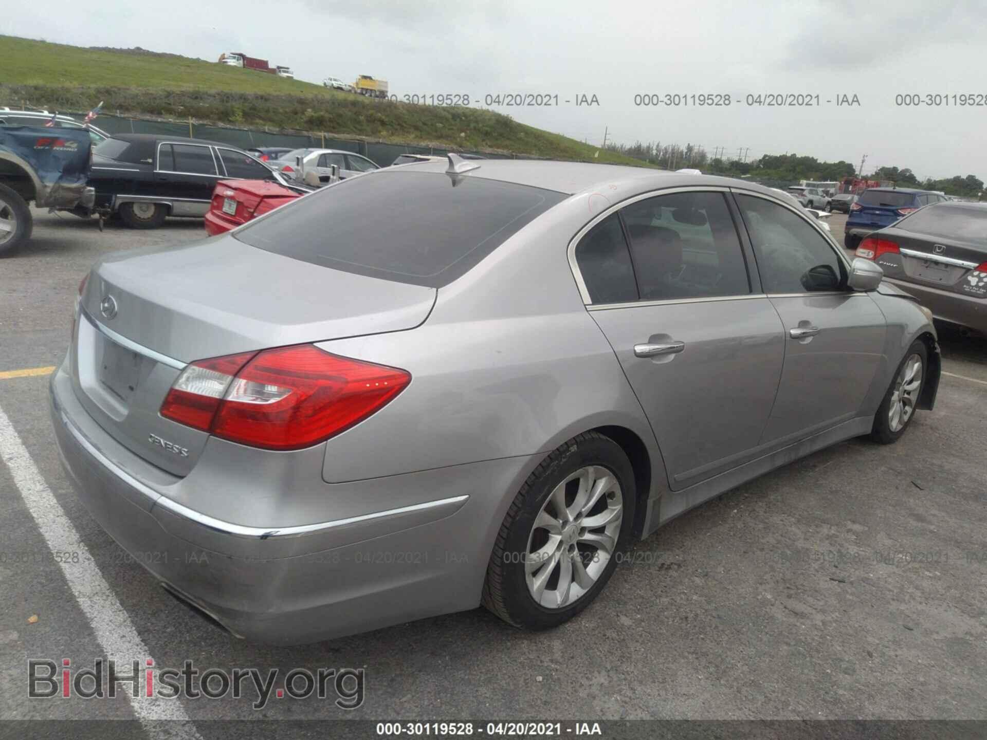 2013 HYUNDAI GENESIS - VIN: KMHGC4DD3DU242558 - Фото 4