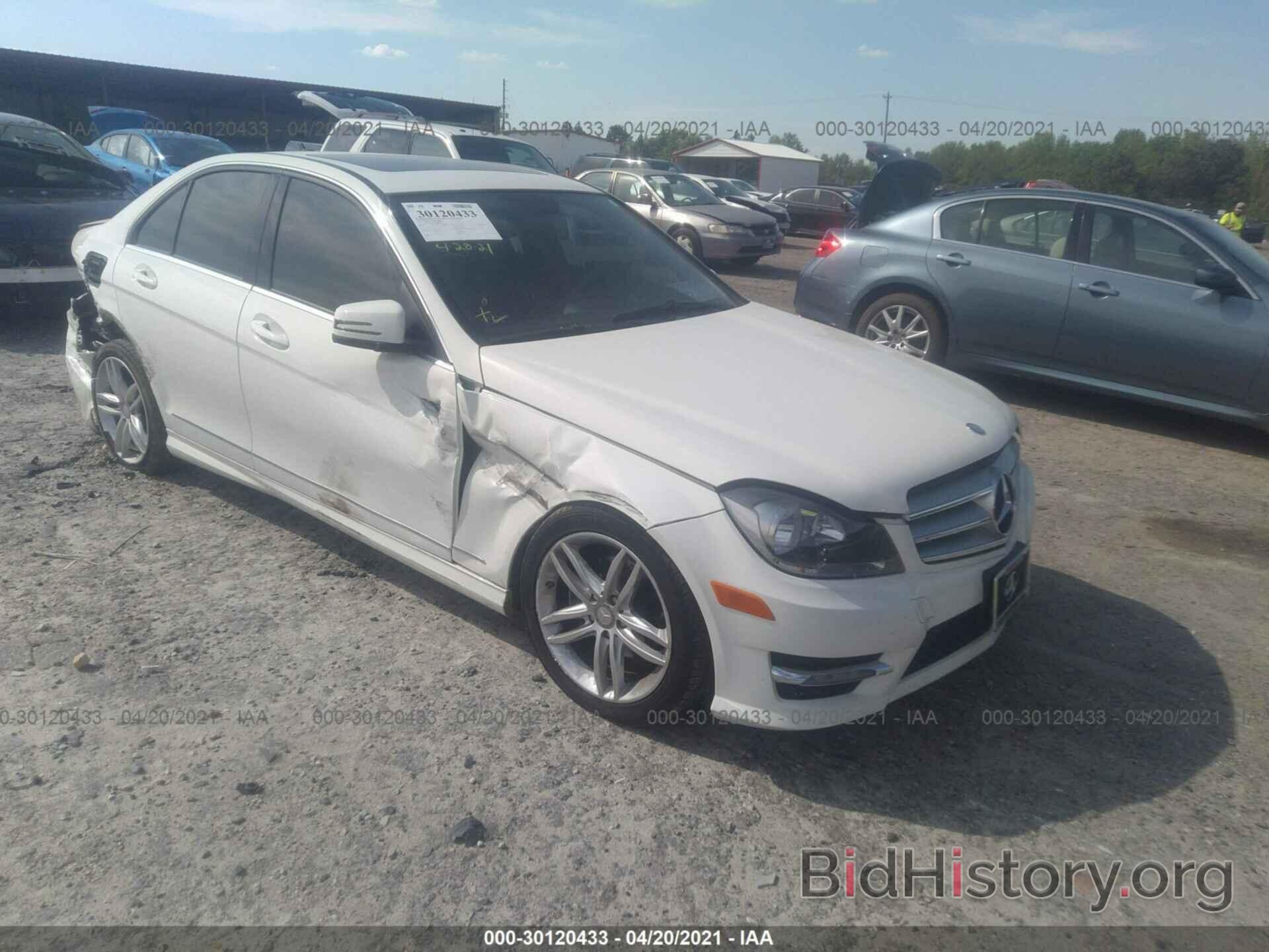 Photo WDDGF8BB1CR236026 - MERCEDES-BENZ C-CLASS 2012