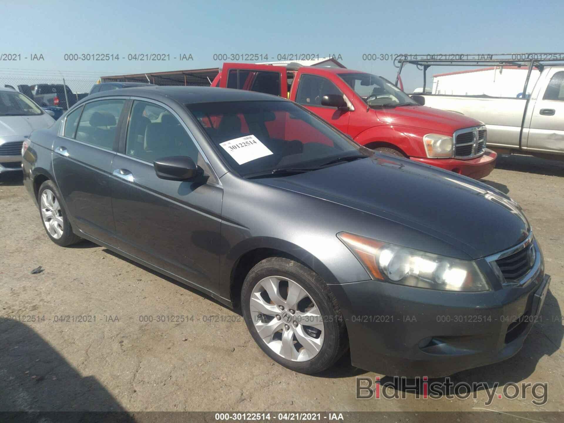 Photo 1HGCP3F85AA006803 - HONDA ACCORD SDN 2010