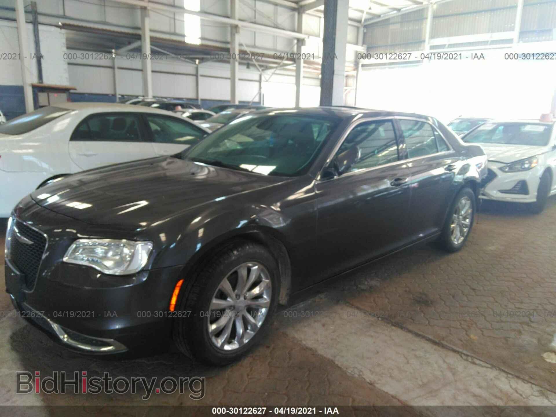 2017 CHRYSLER 300 - VIN: 2C3CCARG9HH535852 - Фото 2
