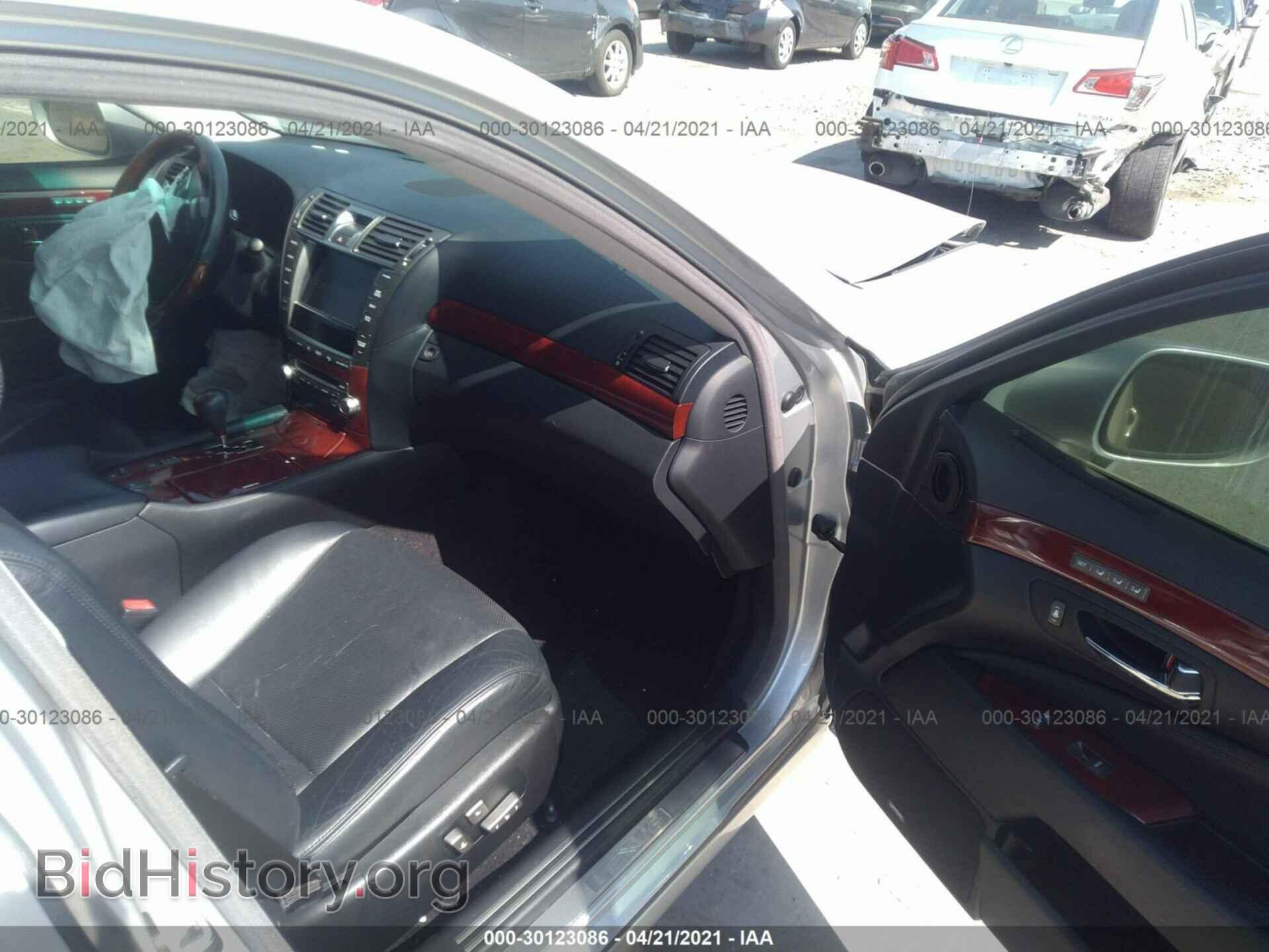2010 LEXUS LS 460 - VIN: JTHBL5EF3A5101238 - Photo 5