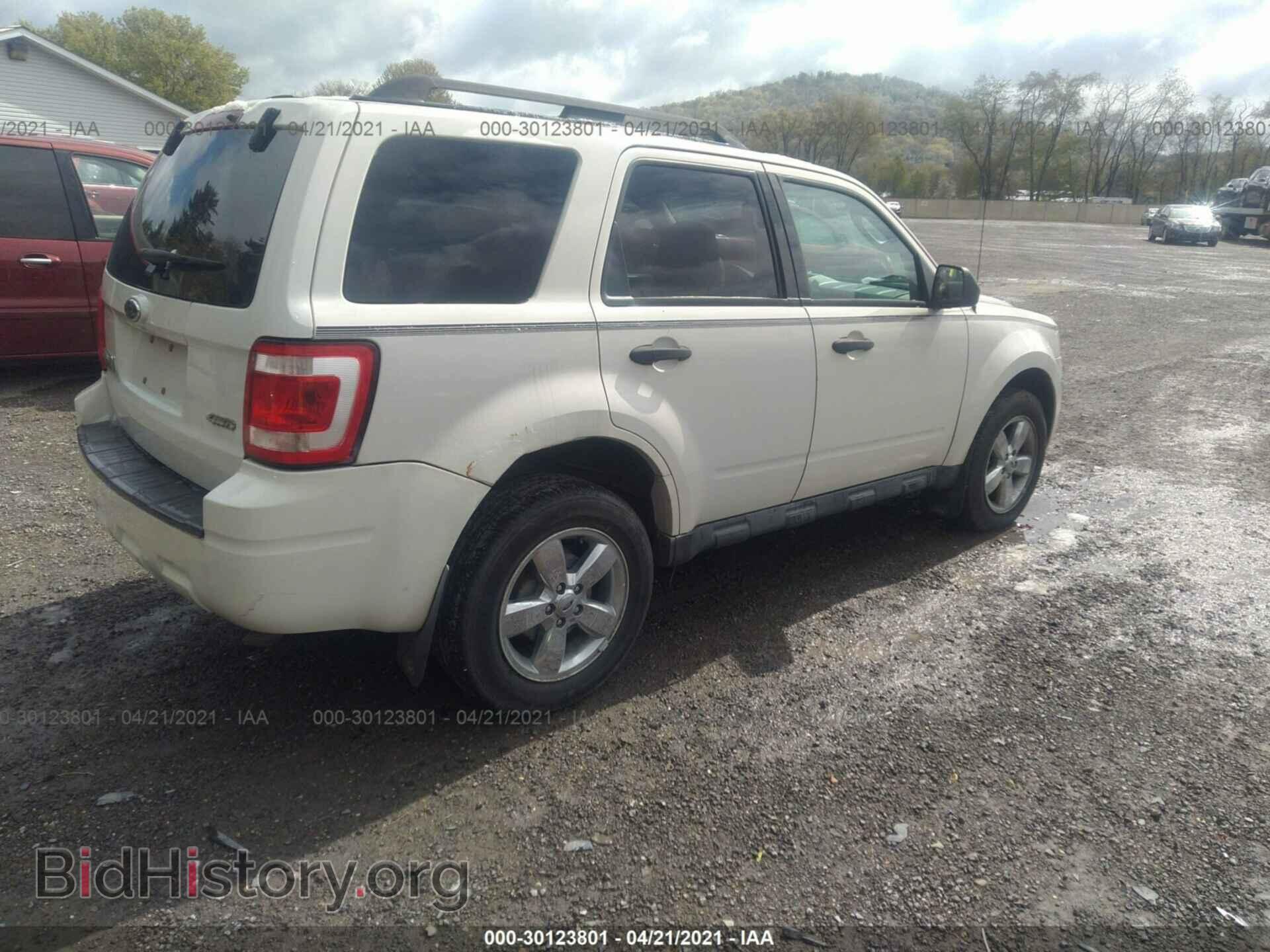 2009 FORD ESCAPE - VIN: 1FMCU93729KD11621 - Фото 4