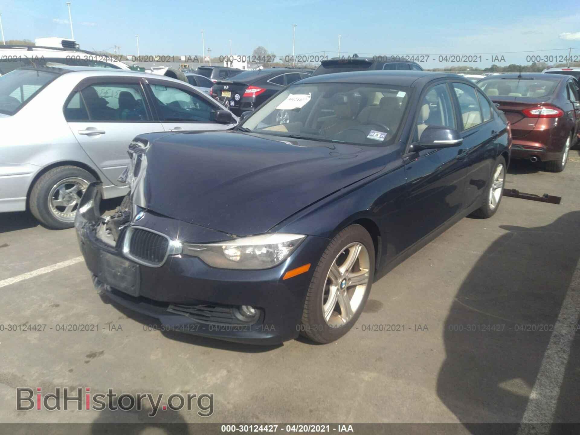 2013 BMW 3 SERIES (VIN WBA3A5C55DF355227) — фото 2 из 11