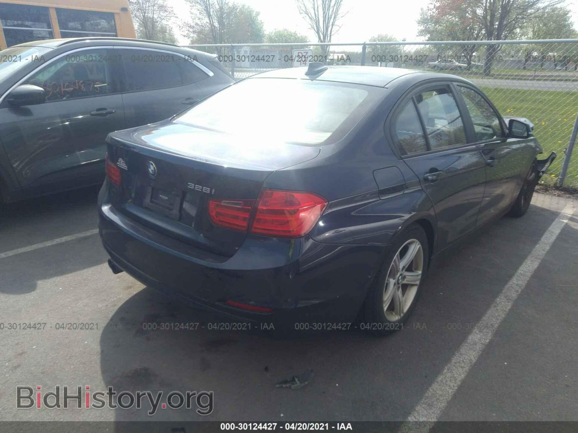 2013 BMW 3 SERIES (VIN WBA3A5C55DF355227) — фото 4 из 11