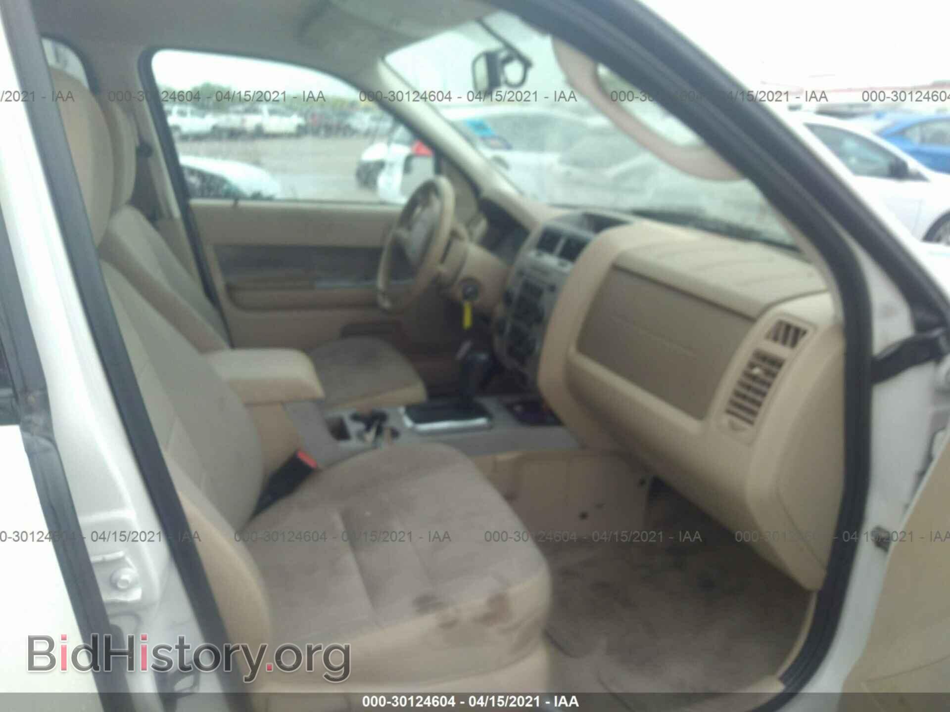 2011 FORD ESCAPE - VIN: 1FMCU0D72BKA43637 - Фото 5