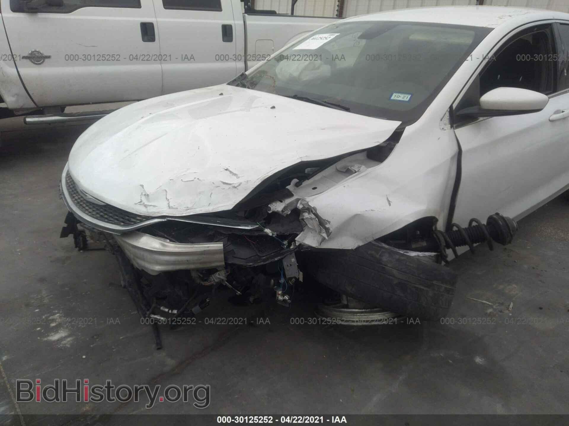 2015 CHRYSLER 200 - VIN: 1C3CCCAB7FN645105 - Фото 6