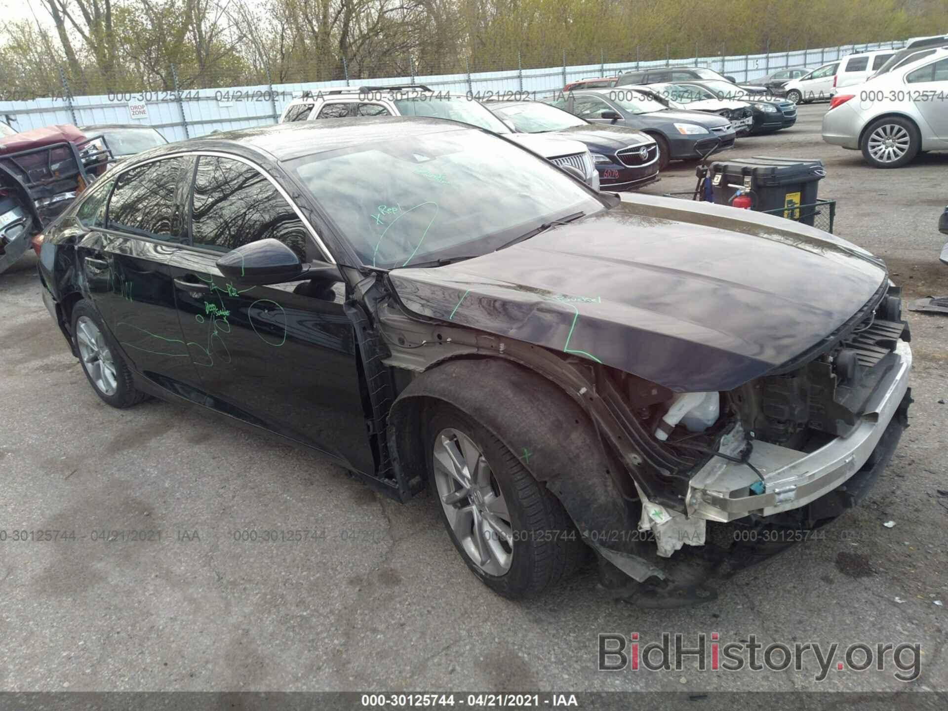 Photo 1HGCV1F18JA004606 - HONDA ACCORD SEDAN 2018