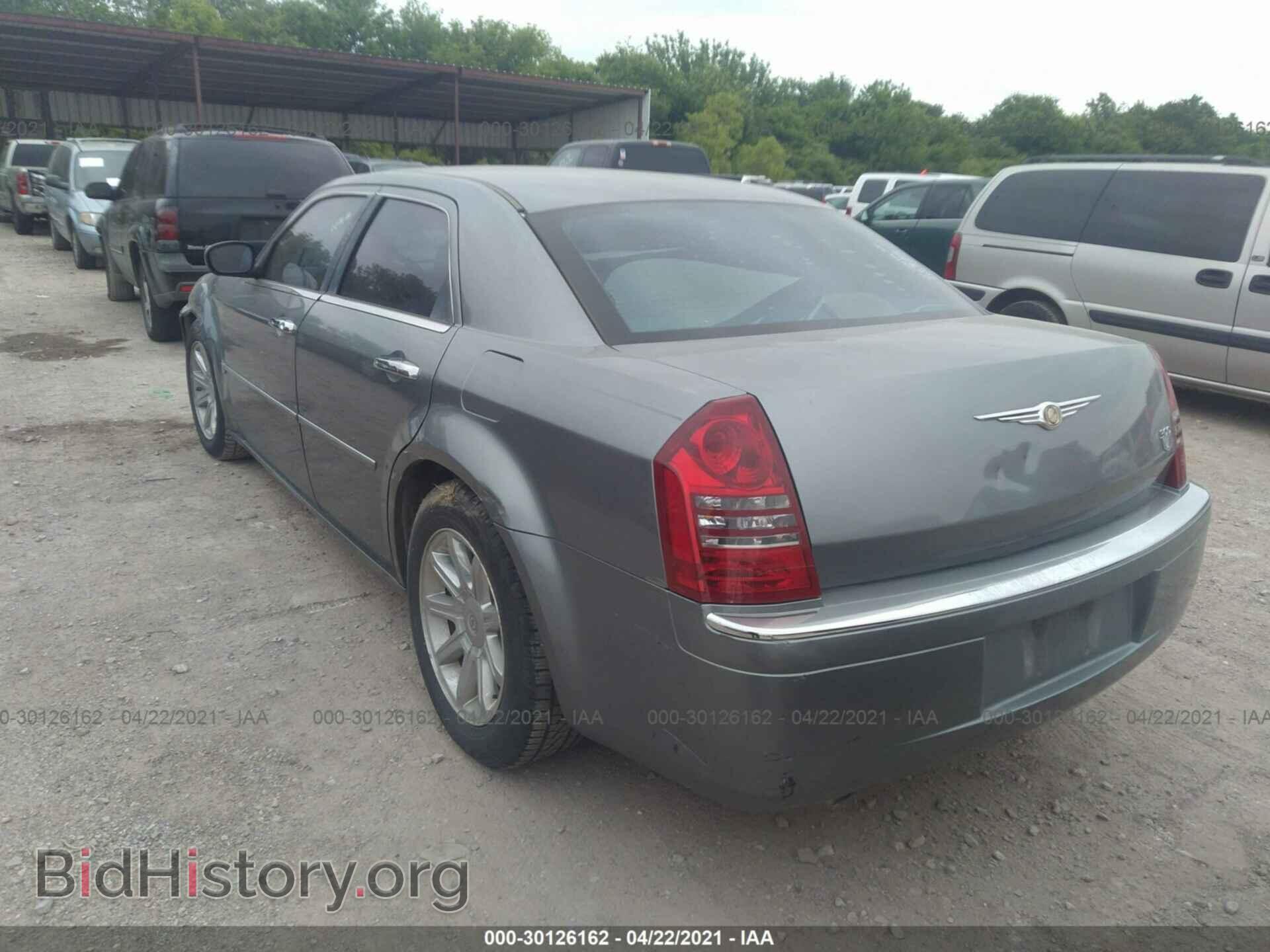 2006 CHRYSLER 300 - VIN: 2C3KA63H46H272473 - Фото 3