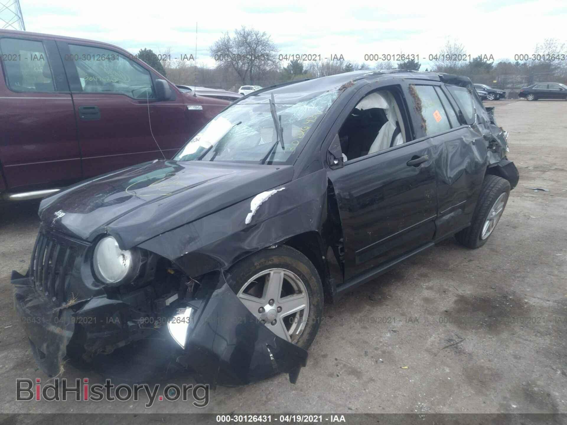 2008 JEEP COMPASS - VIN: 1J8FT47048D777051 - Фото 2