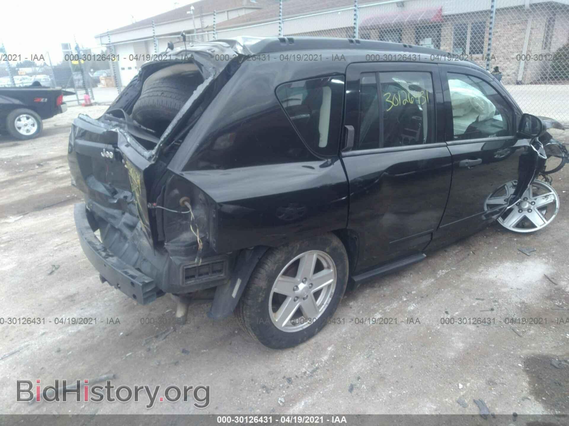 2008 JEEP COMPASS - VIN: 1J8FT47048D777051 - Фото 4