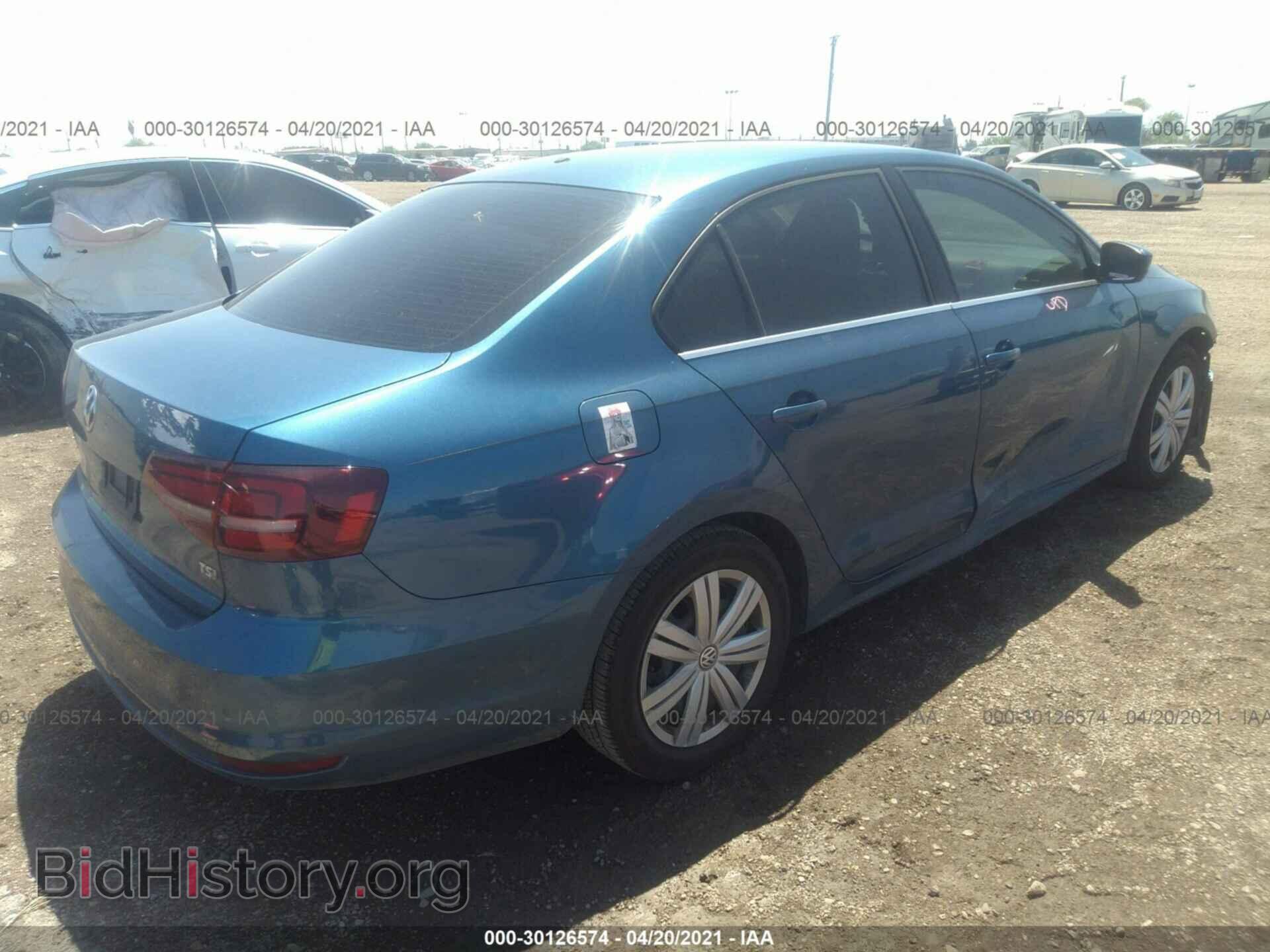 2017 VOLKSWAGEN JETTA - VIN: 3VW2B7AJ0HM308200 - Photo 4
