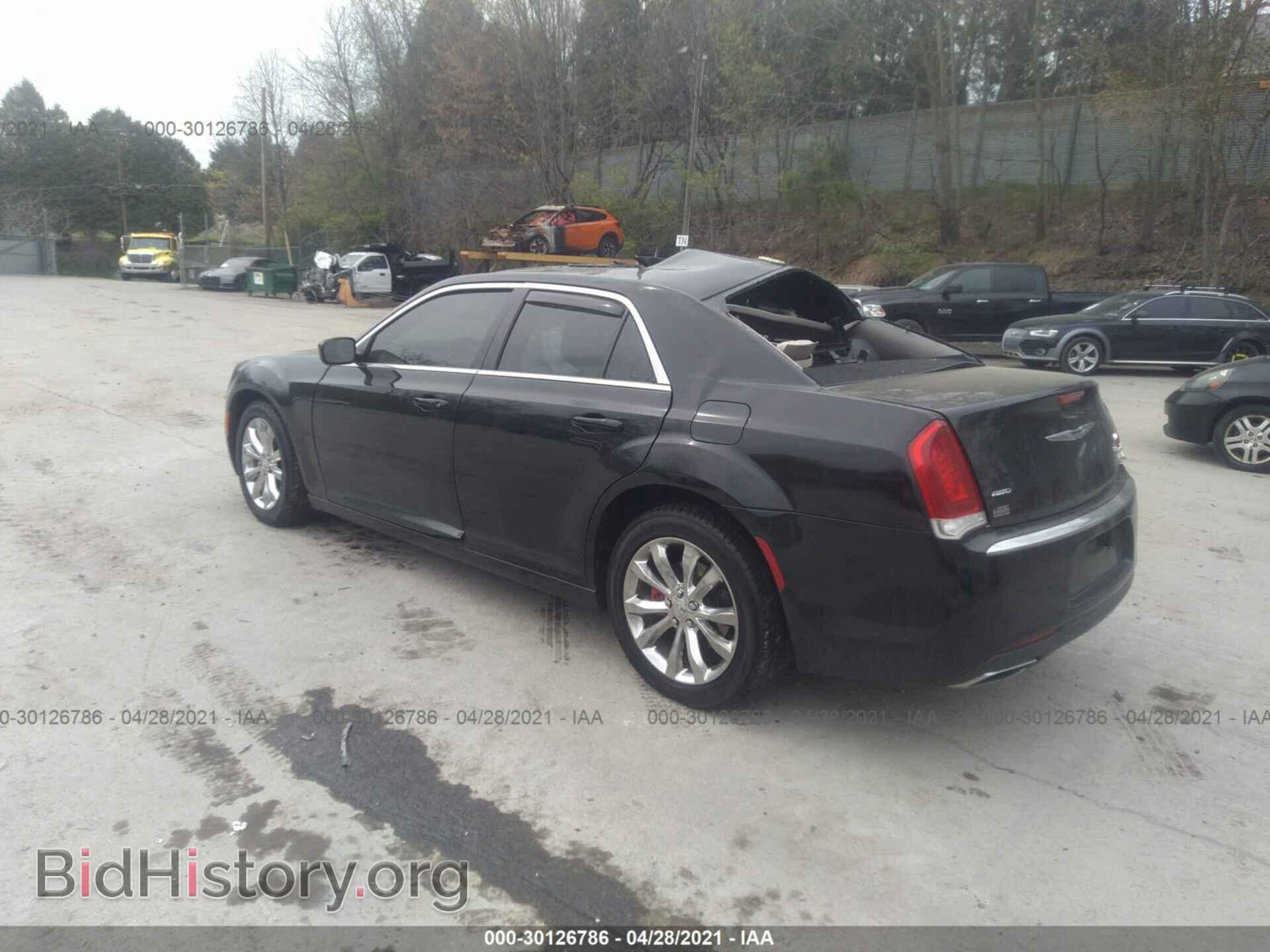 2016 CHRYSLER 300 - VIN: 2C3CCARG3GH305013 - Фото 3
