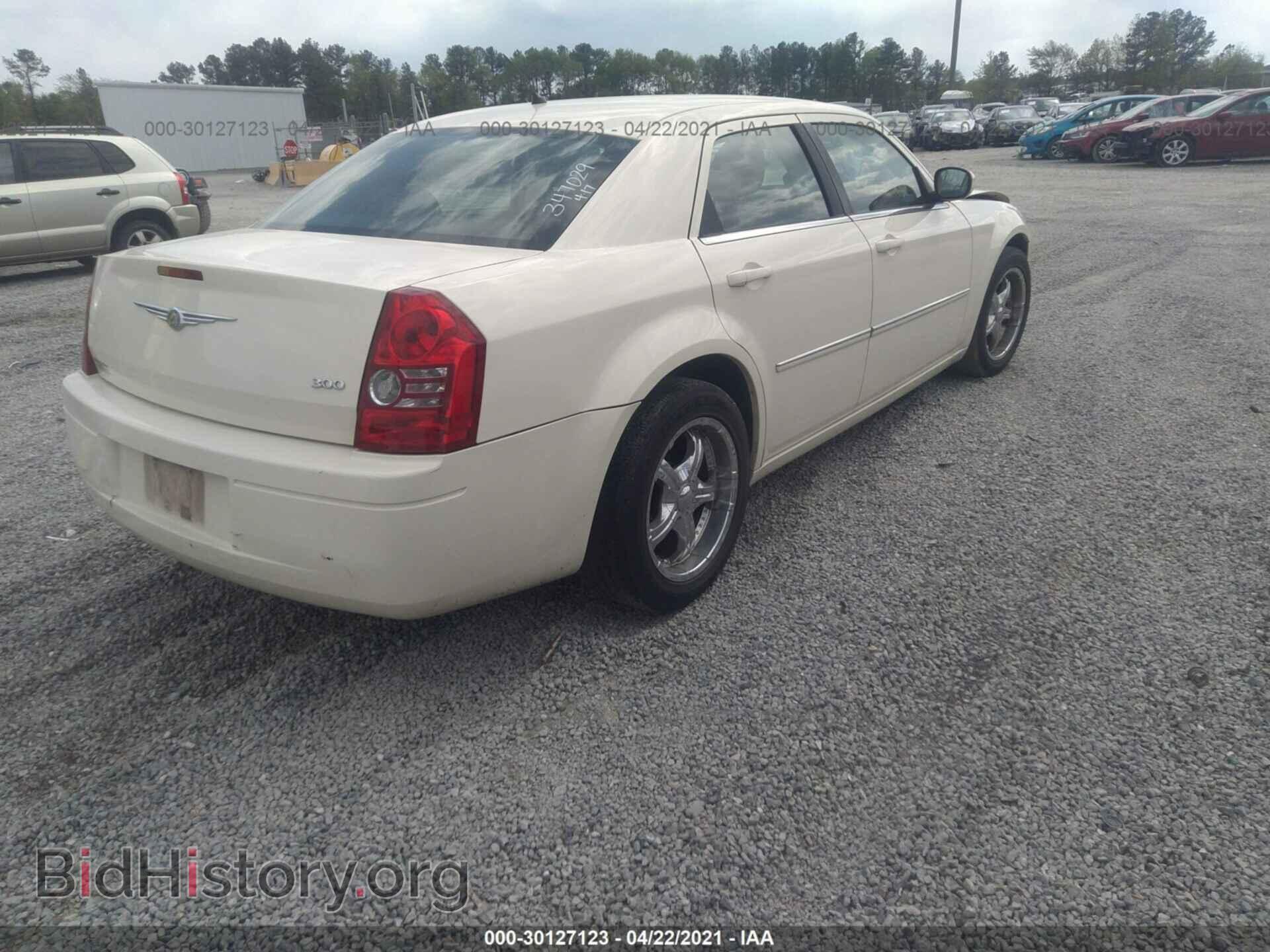 2008 CHRYSLER 300 - VIN: 2C3LA43R48H226307 - Фото 4