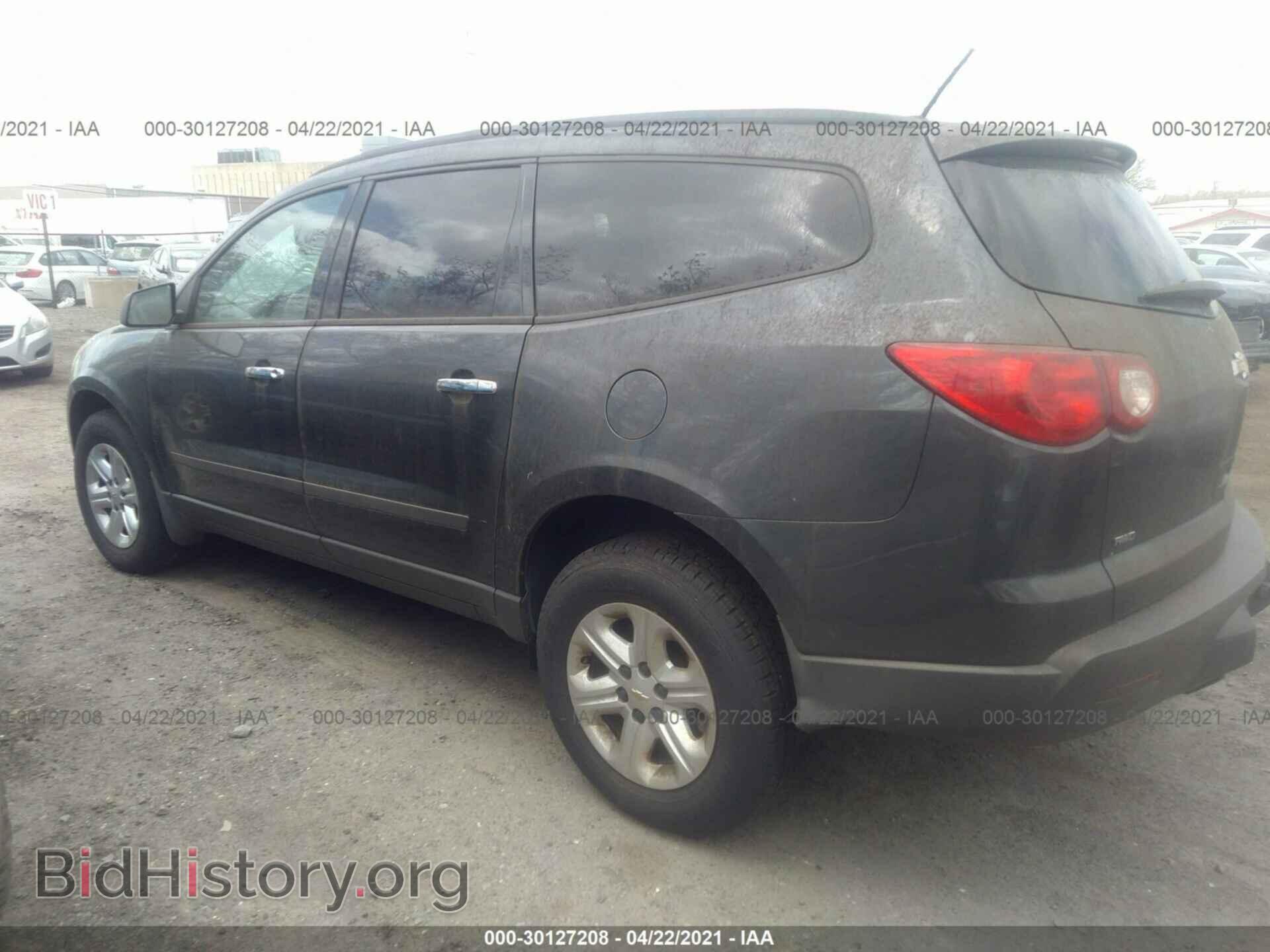 2011 CHEVROLET TRAVERSE - VIN: 1GNKVFED0BJ255079 - Фото 3