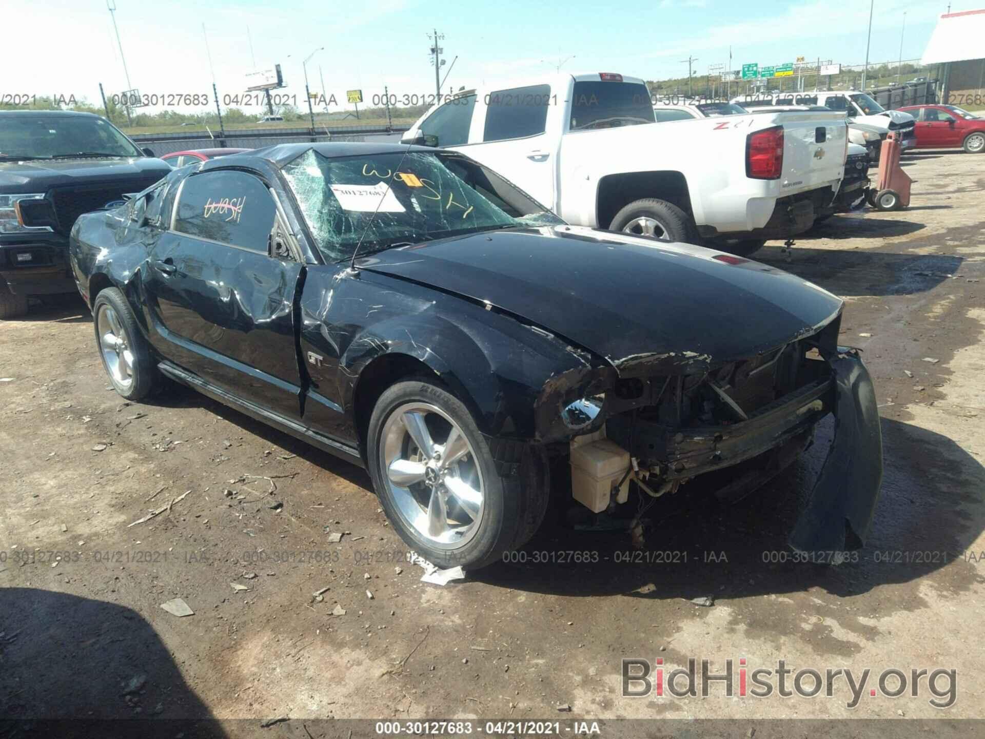 Photo 1ZVHT82H575215217 - FORD MUSTANG 2007
