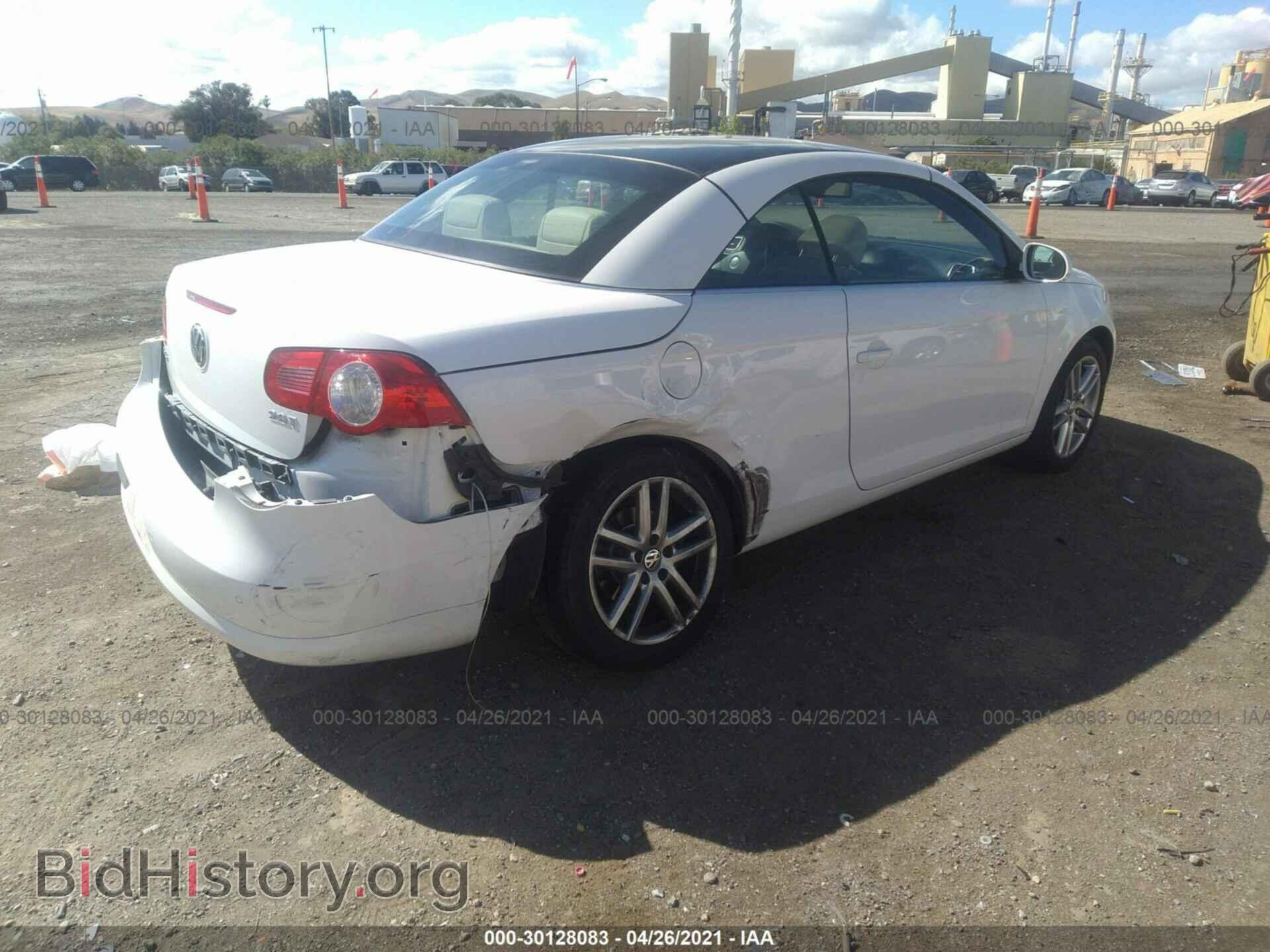 2008 VOLKSWAGEN EOS - VIN: WVWFA71F68V010243 - Фото 4