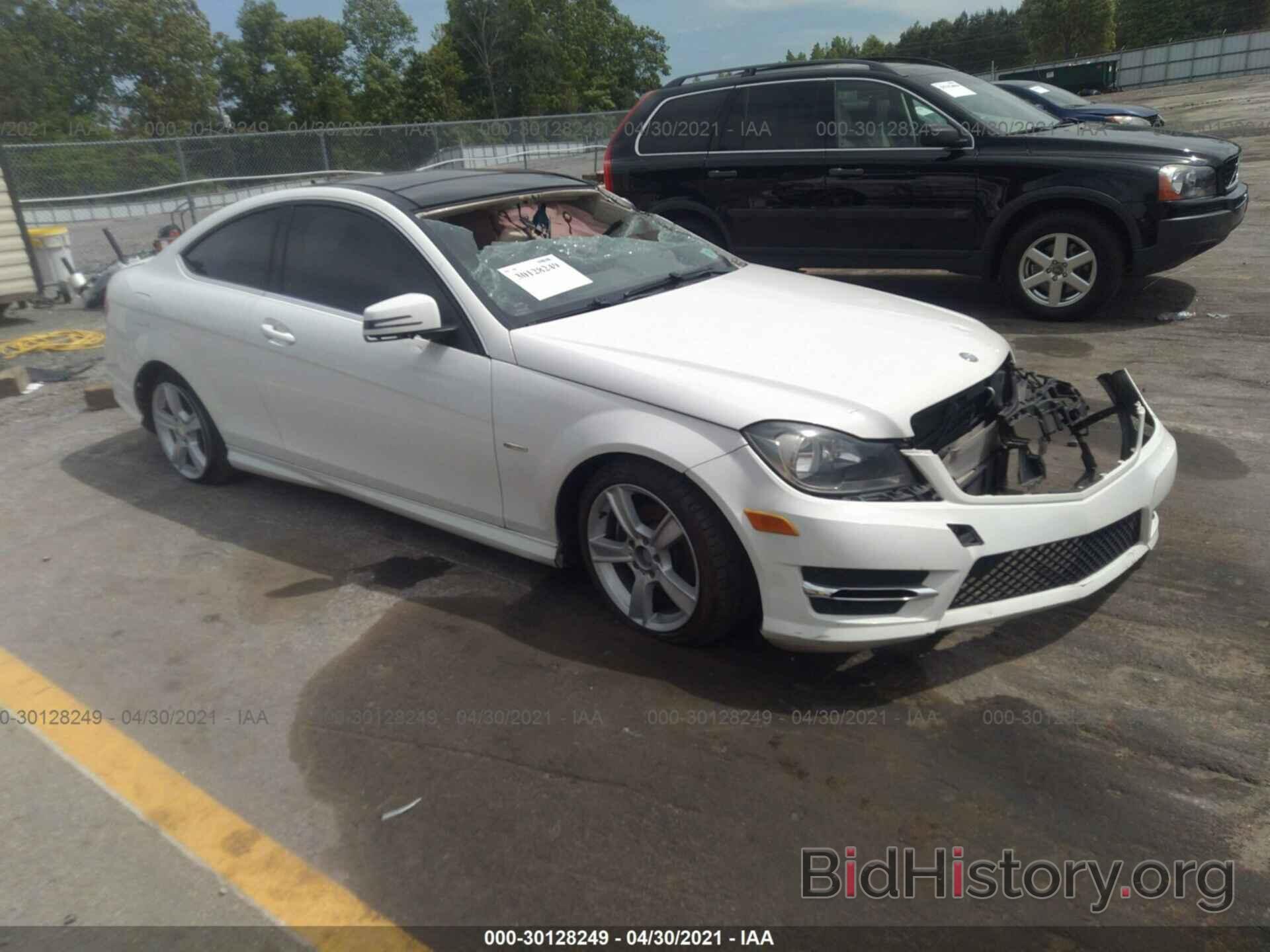 Photo WDDGJ4HB9CF897142 - MERCEDES-BENZ C-CLASS 2012