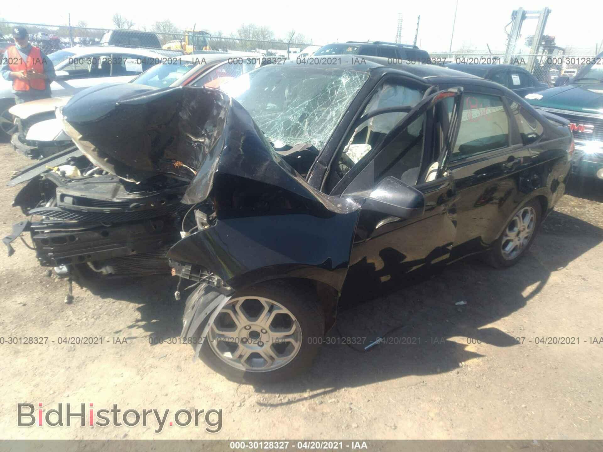 2008 FORD FOCUS - VIN: 1FAHP35N18W209069 - Фото 2