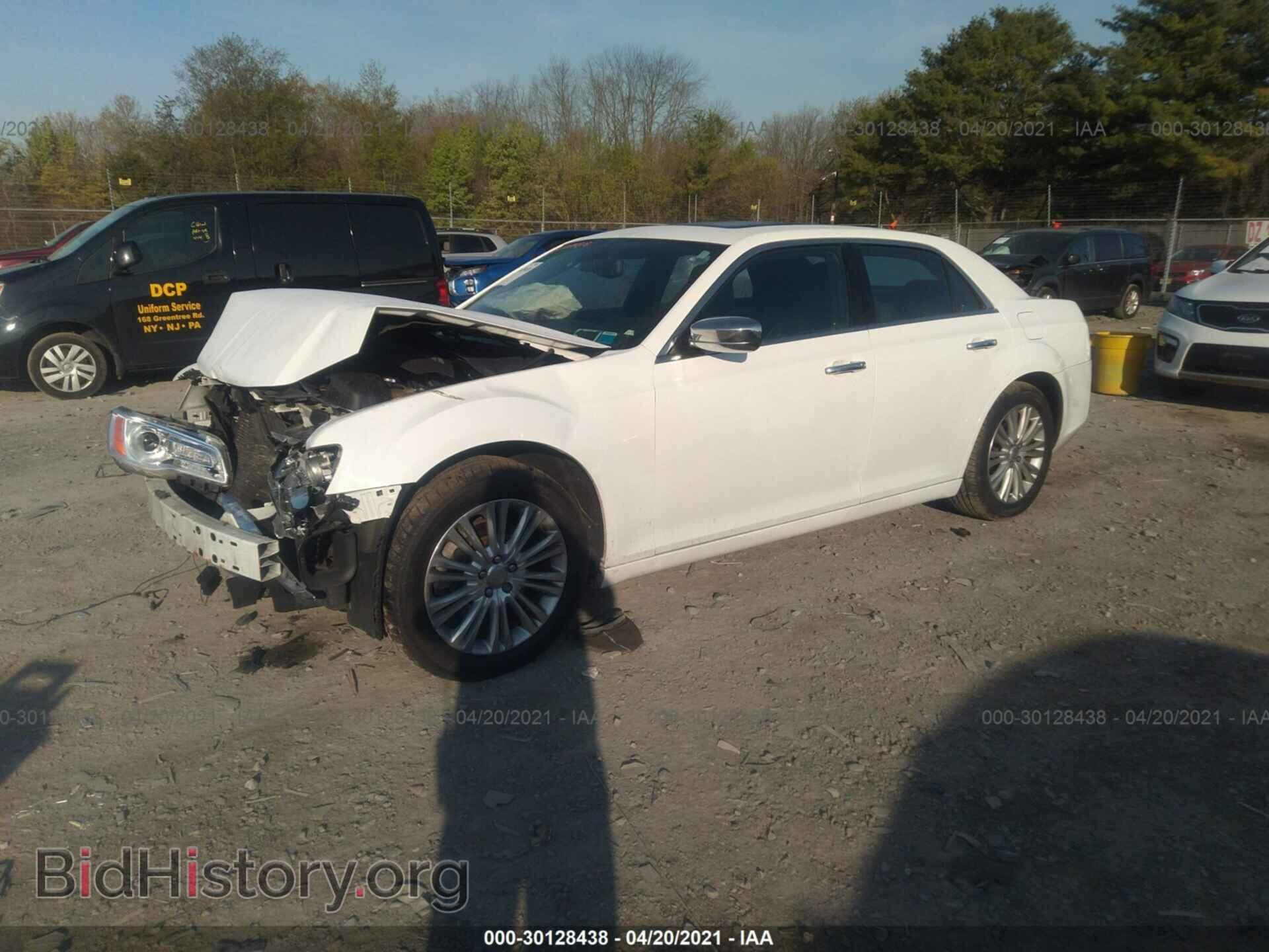 2011 CHRYSLER 300 - VIN: 2C3CK6CT7BH615499 - Фото 2