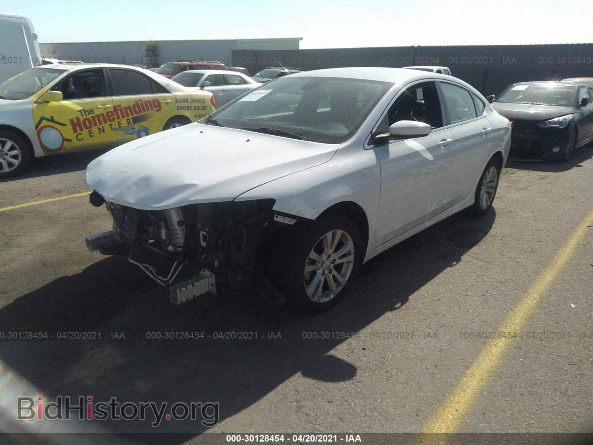 2015 CHRYSLER 200 - VIN: 1C3CCCAB2FN711561 - Фото 2